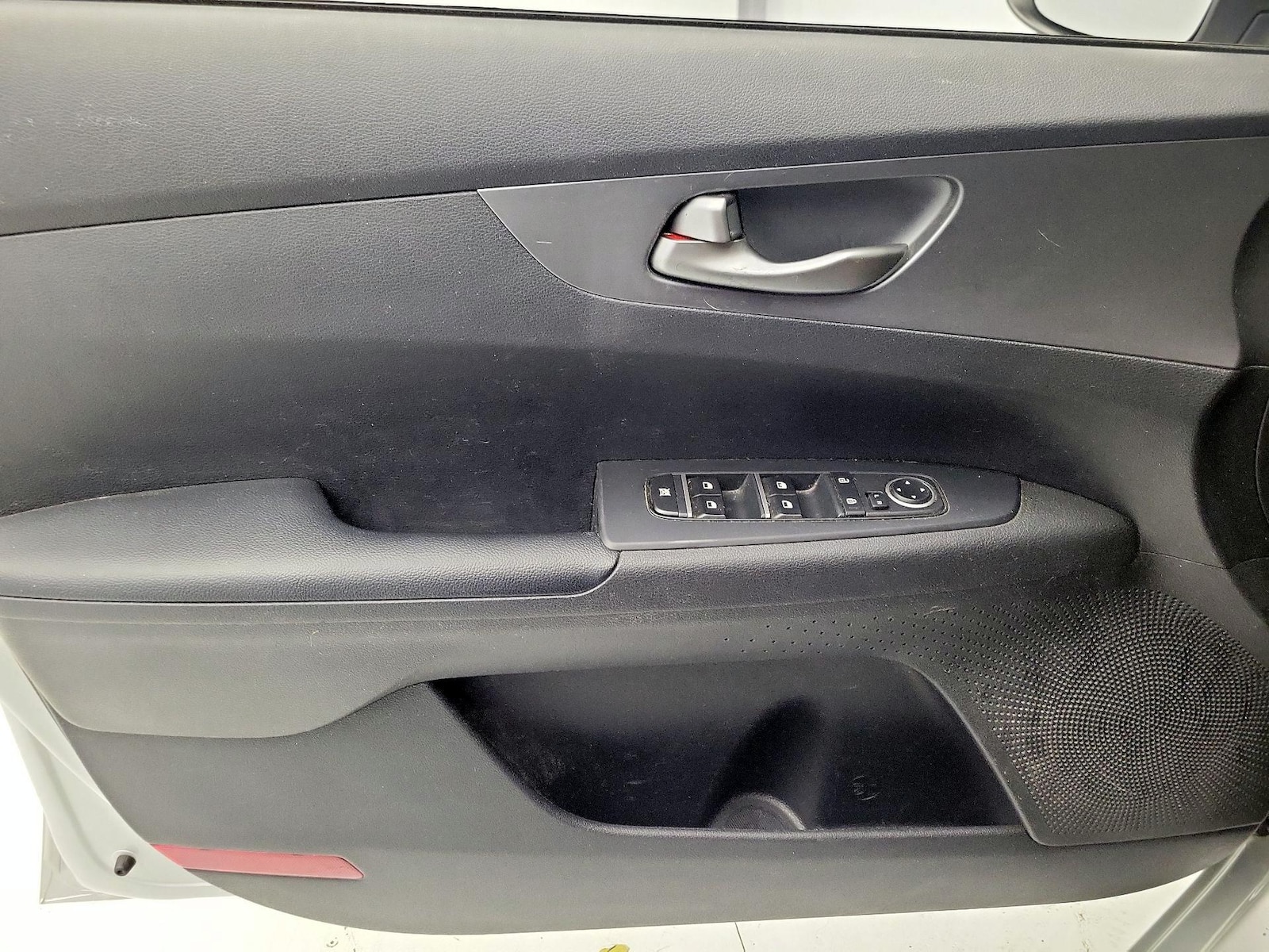 2021 Kia Forte LXS - Photo 13