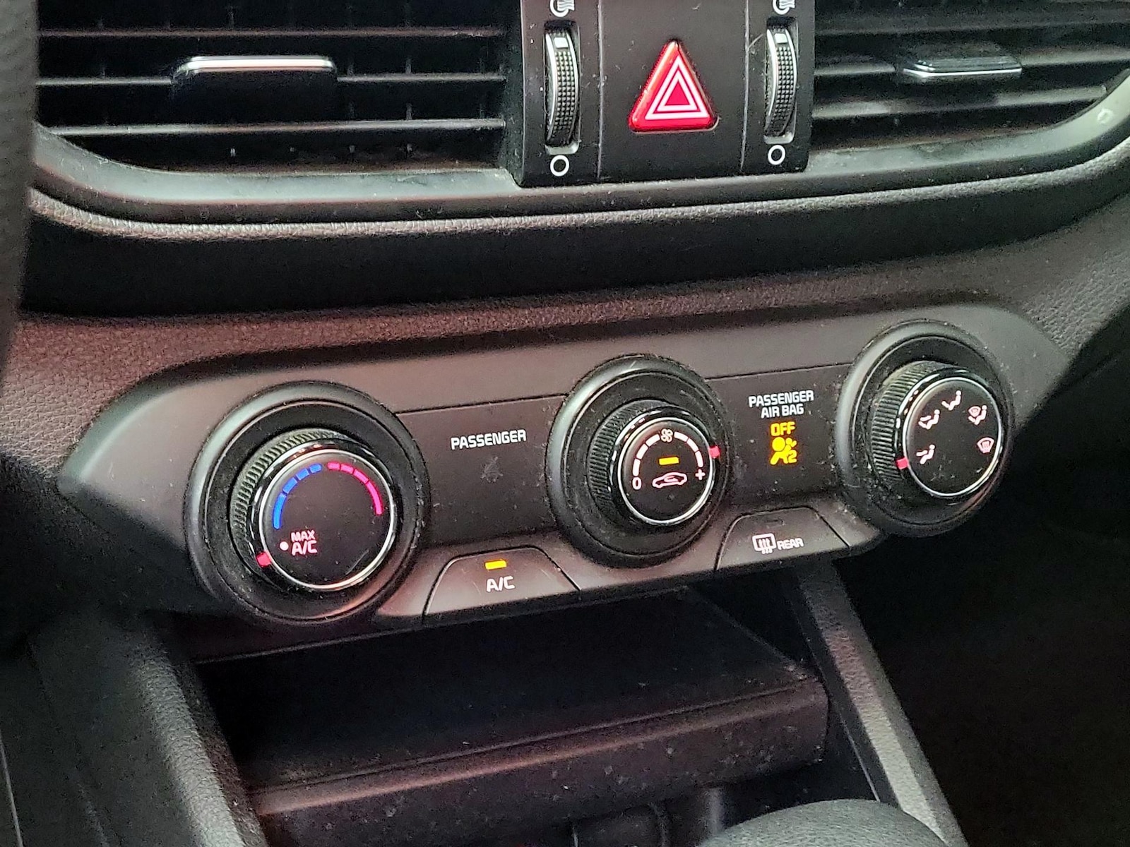 2021 Kia Forte LXS - Photo 17