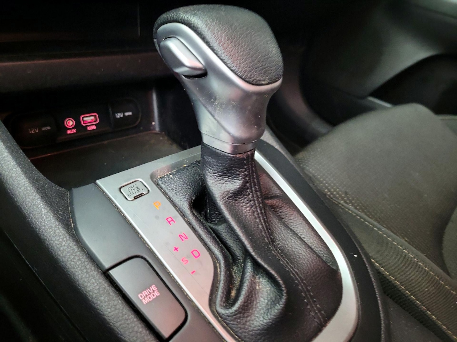 2021 Kia Forte LXS - Photo 18