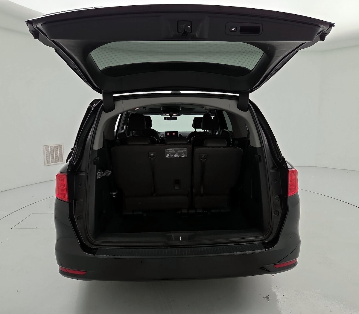 Trunk/Cargo (Seats Up)