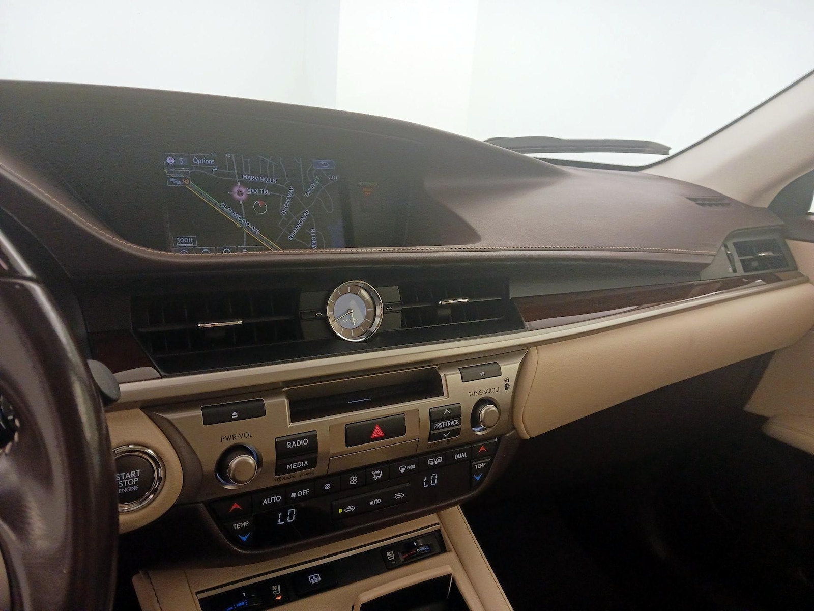 2016 Lexus ES 350 - Photo 15