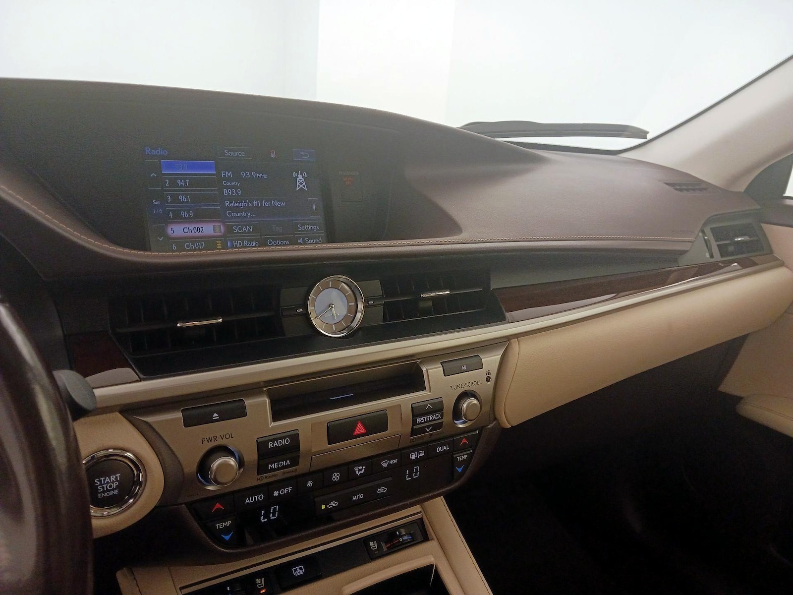 2016 Lexus ES 350 - Photo 17