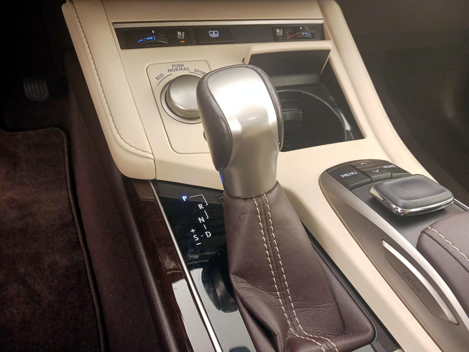 2016 Lexus ES 350 - Photo 19