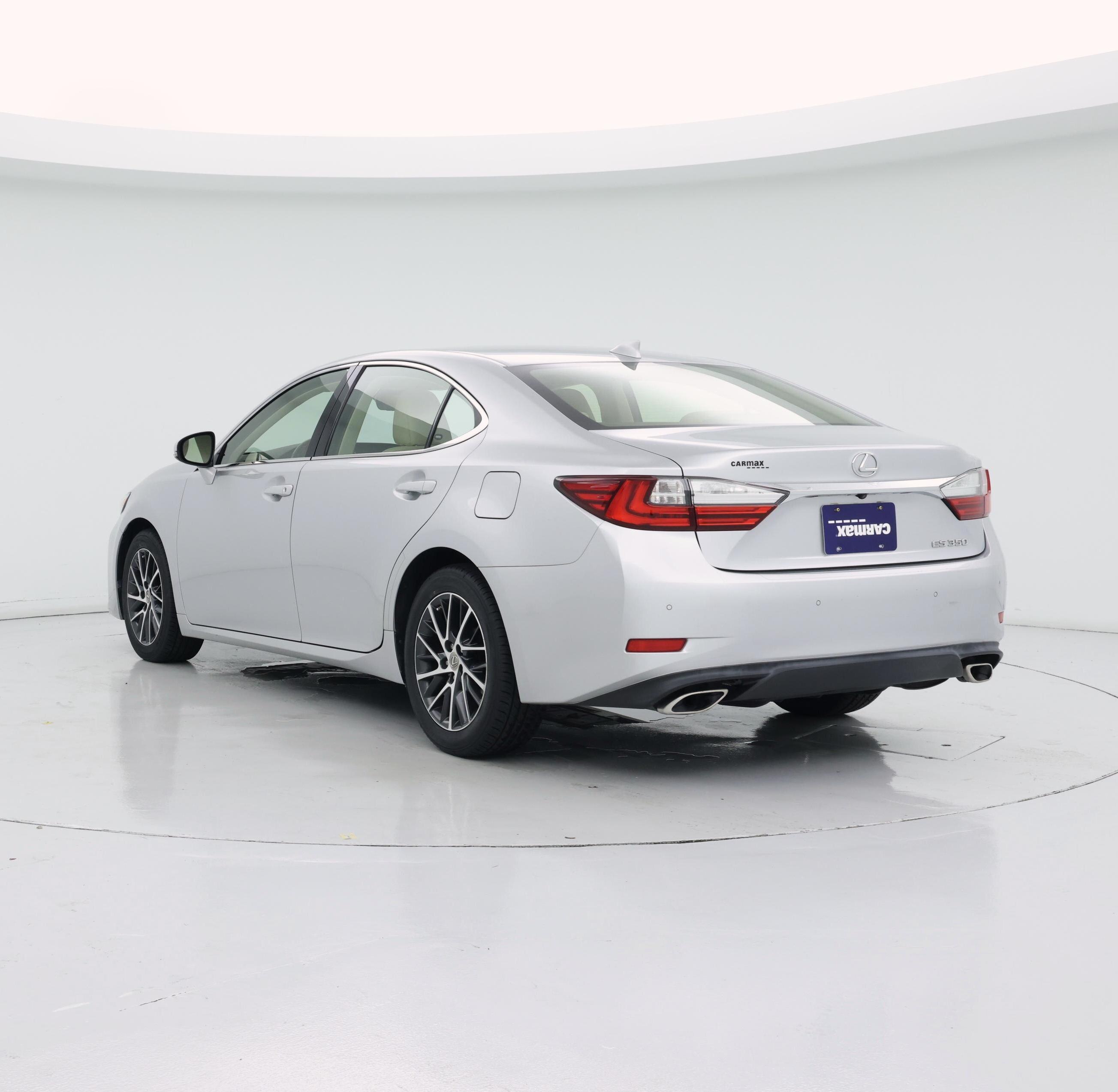 Thumbnail: 2016 Lexus ES - 2