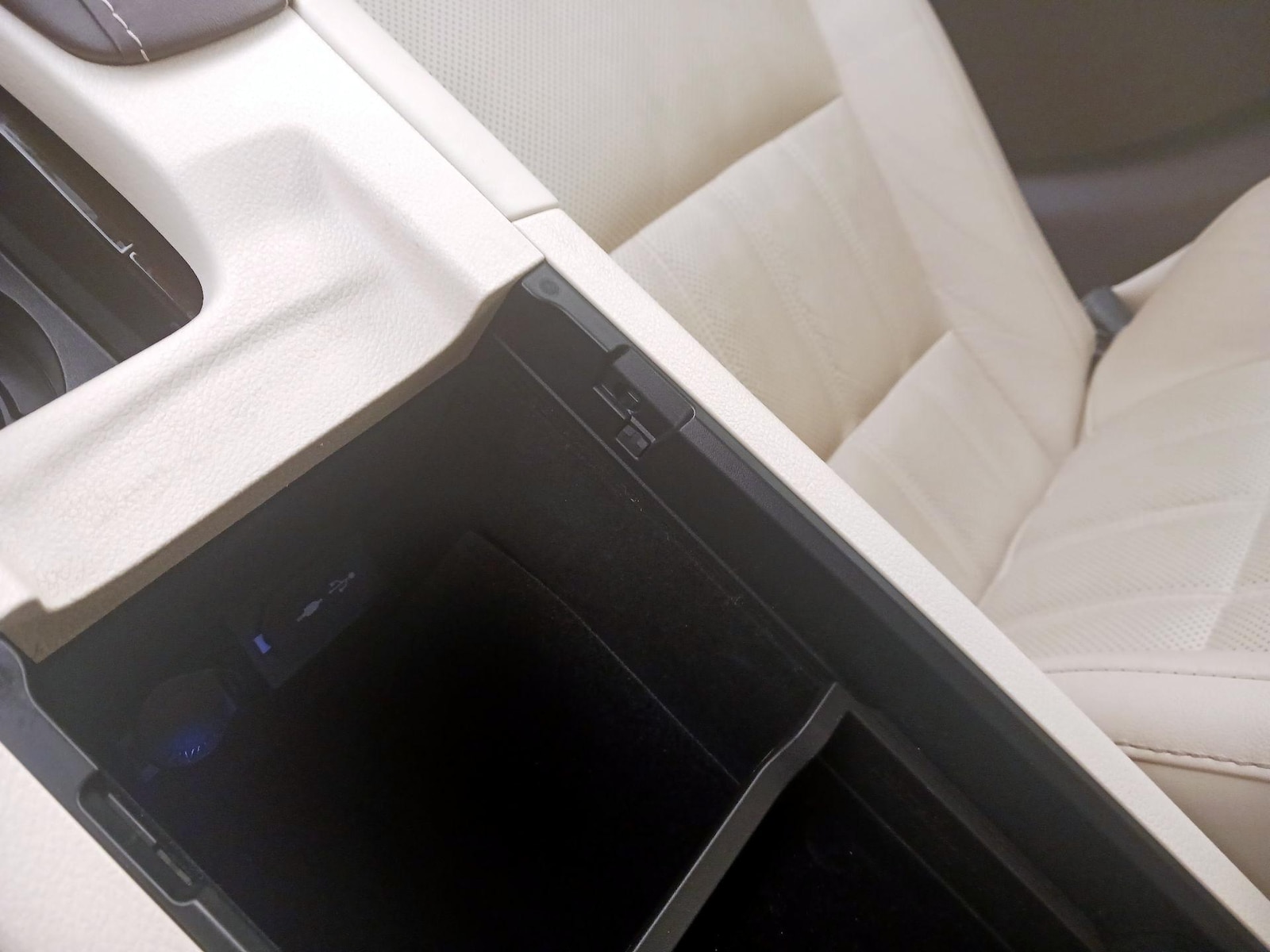 2016 Lexus ES 350 - Photo 20