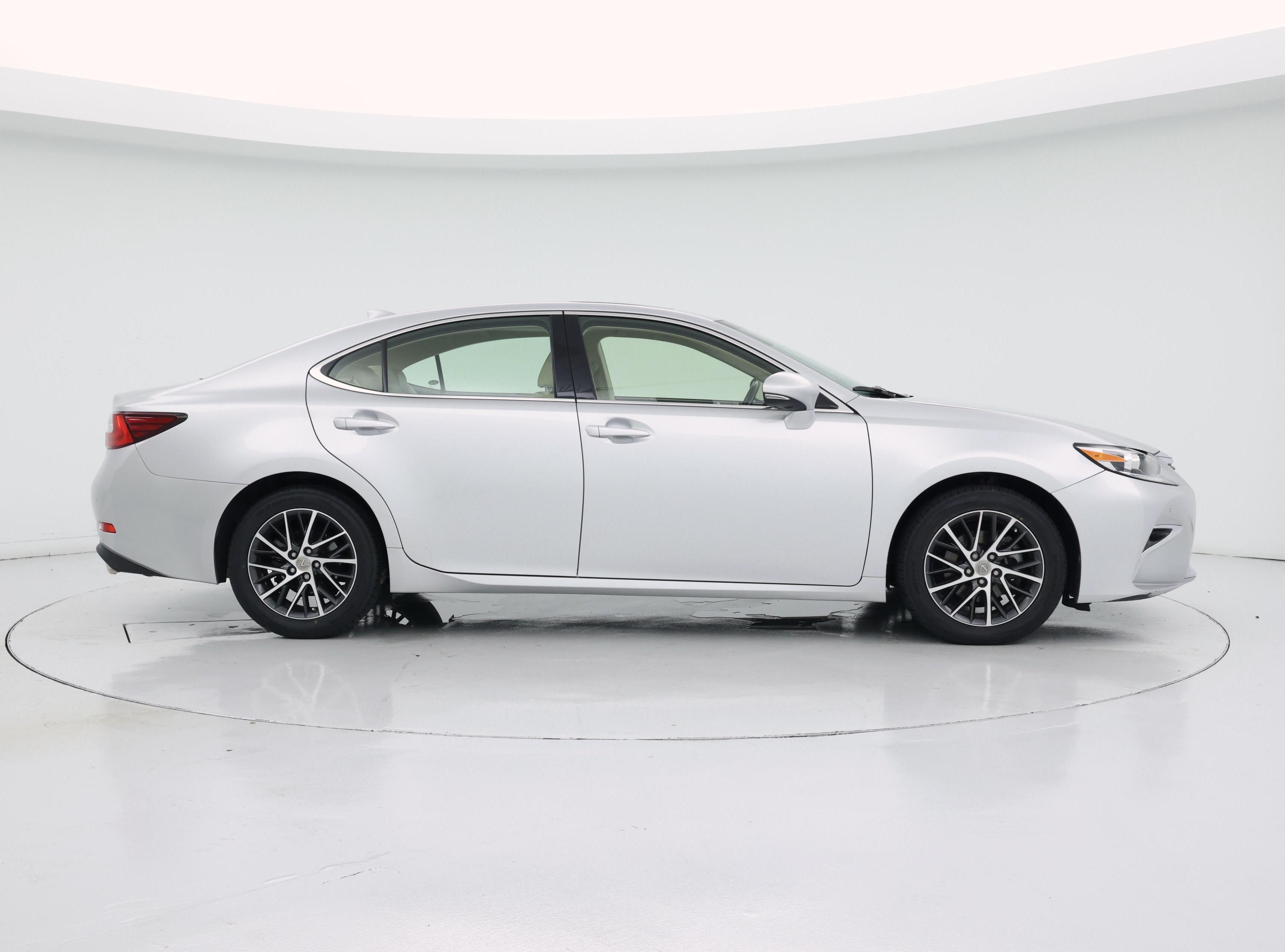 Thumbnail: 2016 Lexus ES - 7