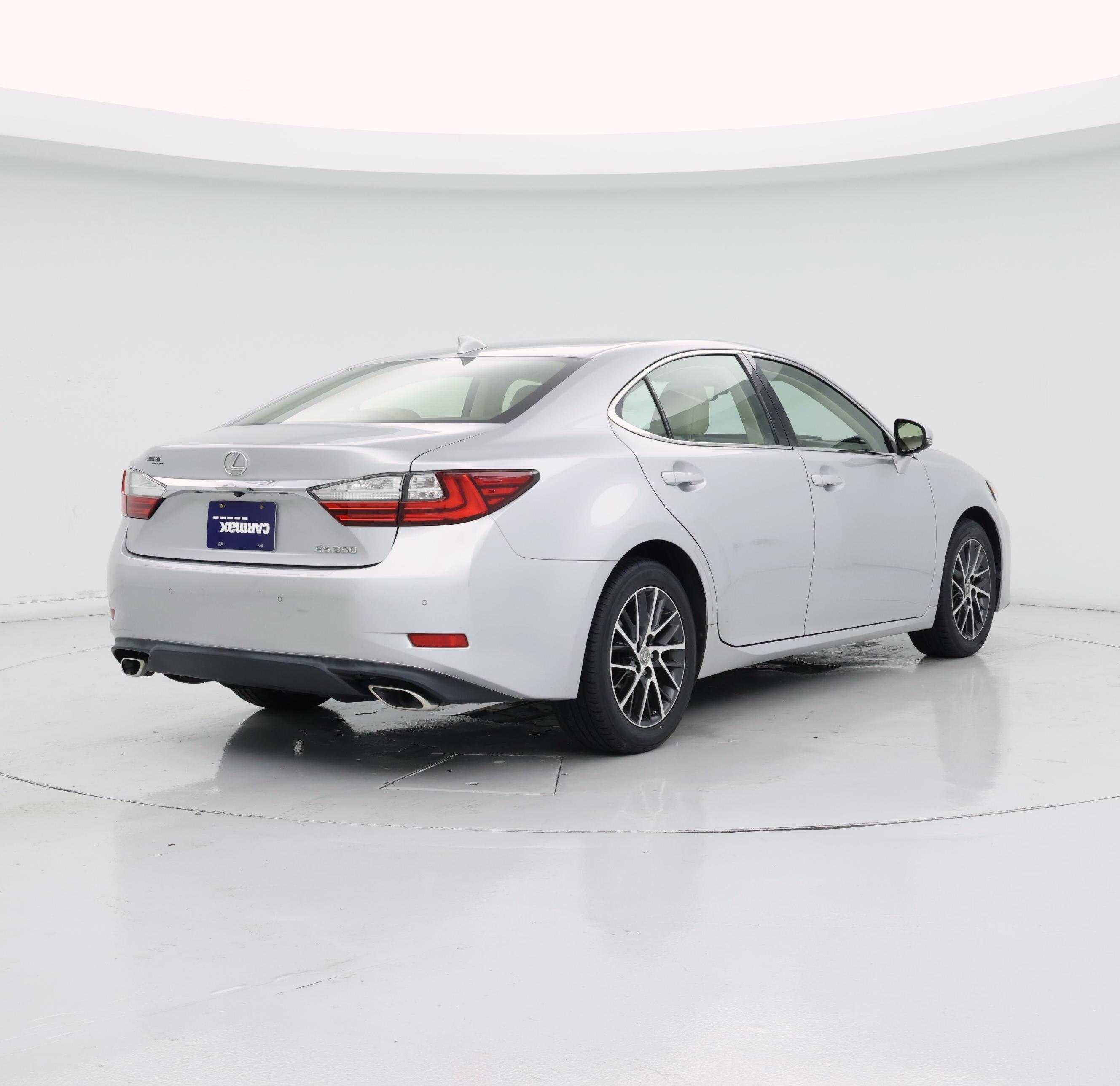 Thumbnail: 2016 Lexus ES - 8