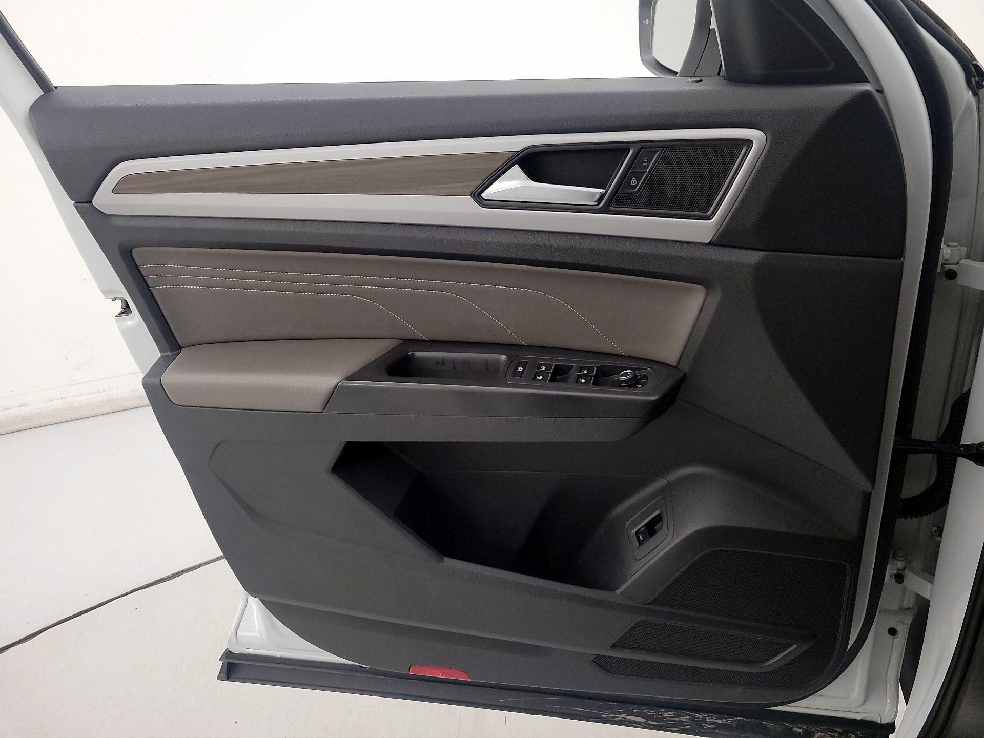 Thumbnail: 2023 Volkswagen Atlas - 12