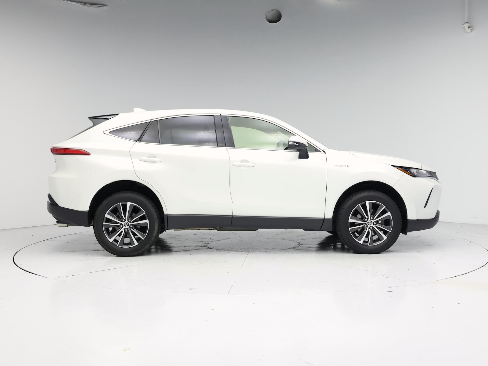 2021 Toyota Venza LE - Photo 8