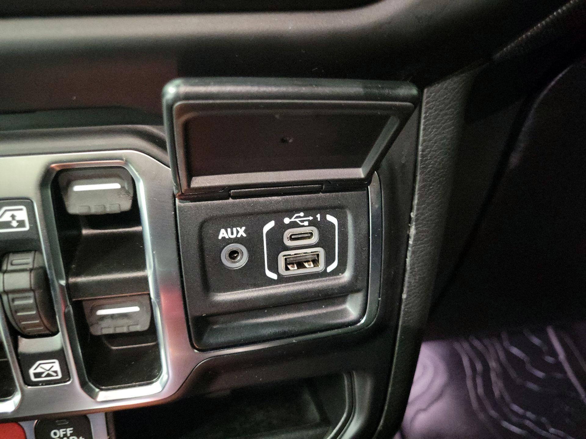 Thumbnail: 2023 Jeep Gladiator - 19