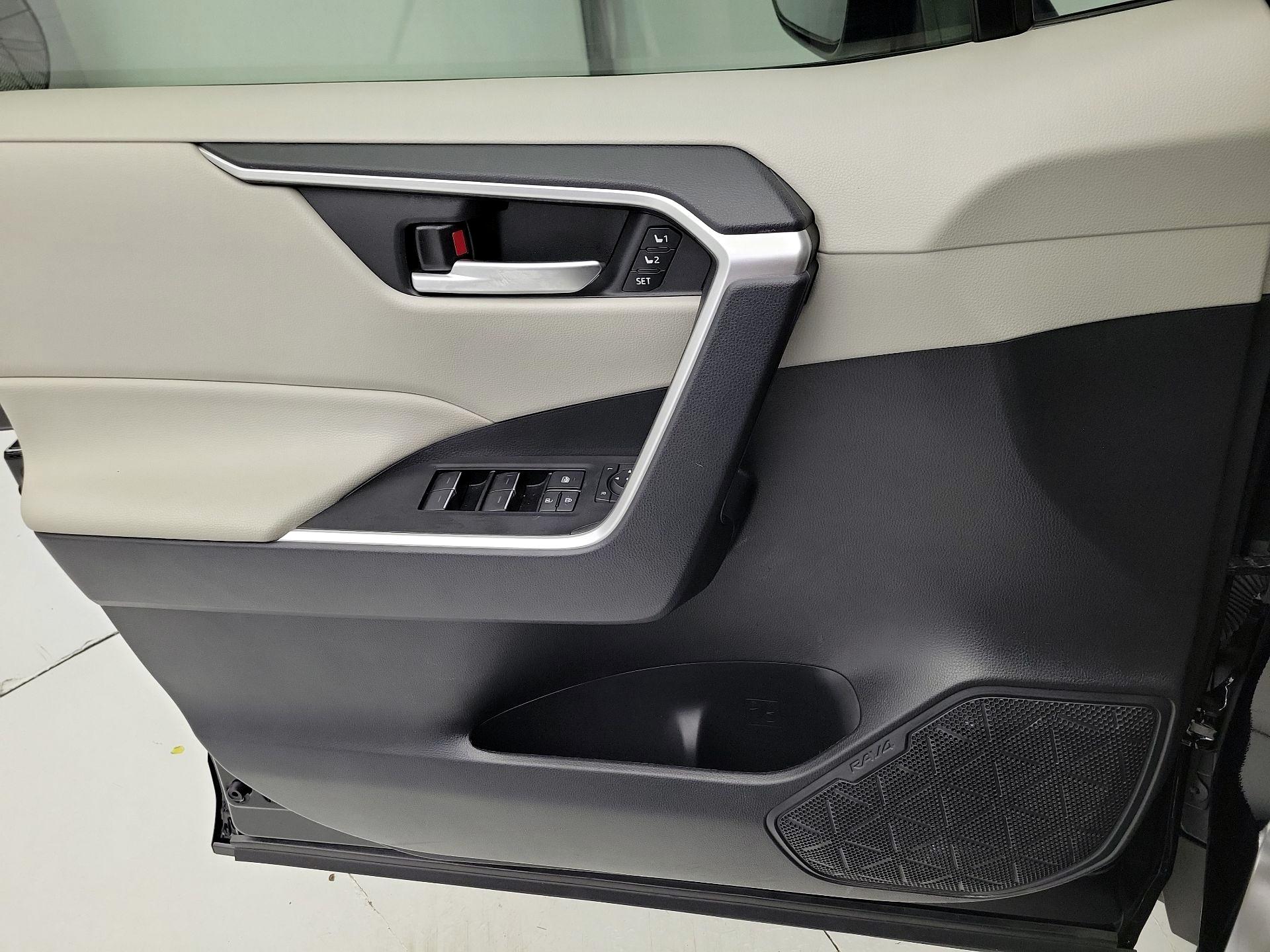 Thumbnail: 2025 Toyota RAV4 - 12