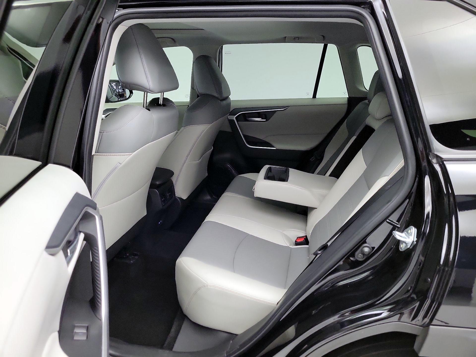 Thumbnail: 2025 Toyota RAV4 - 20