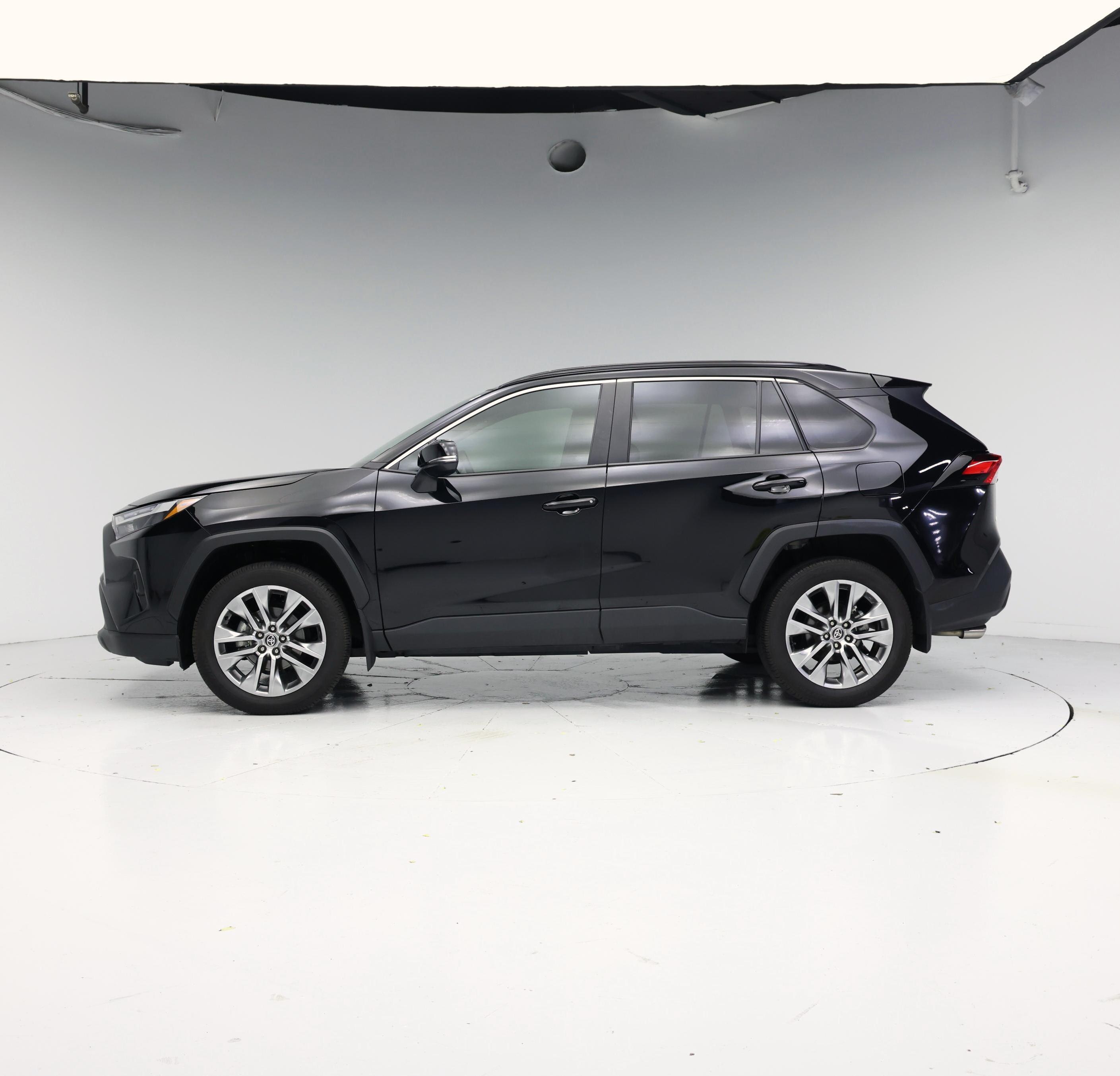 Thumbnail: 2025 Toyota RAV4 - 3