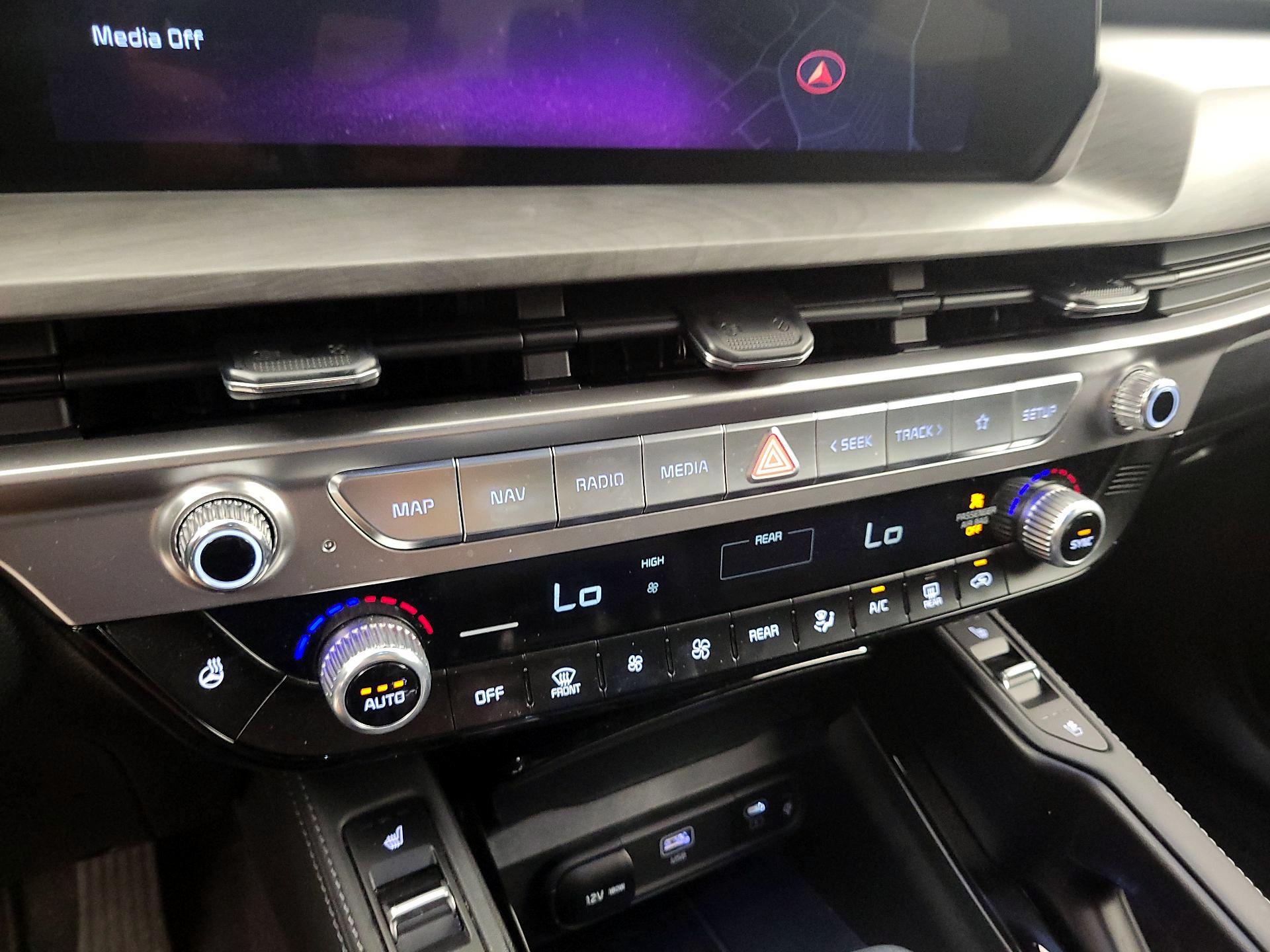 Thumbnail: 2024 Kia Telluride - 16