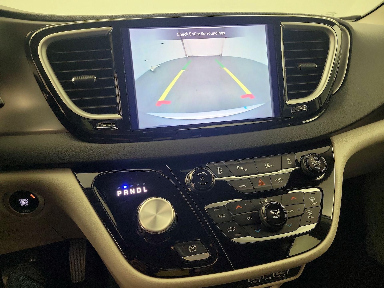 2024 Chrysler Pacifica Touring L - Photo 14
