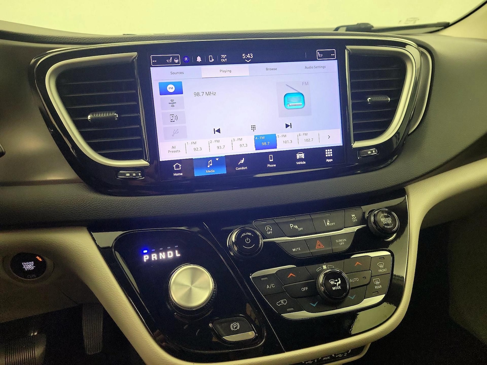 2024 Chrysler Pacifica Touring L - Photo 15