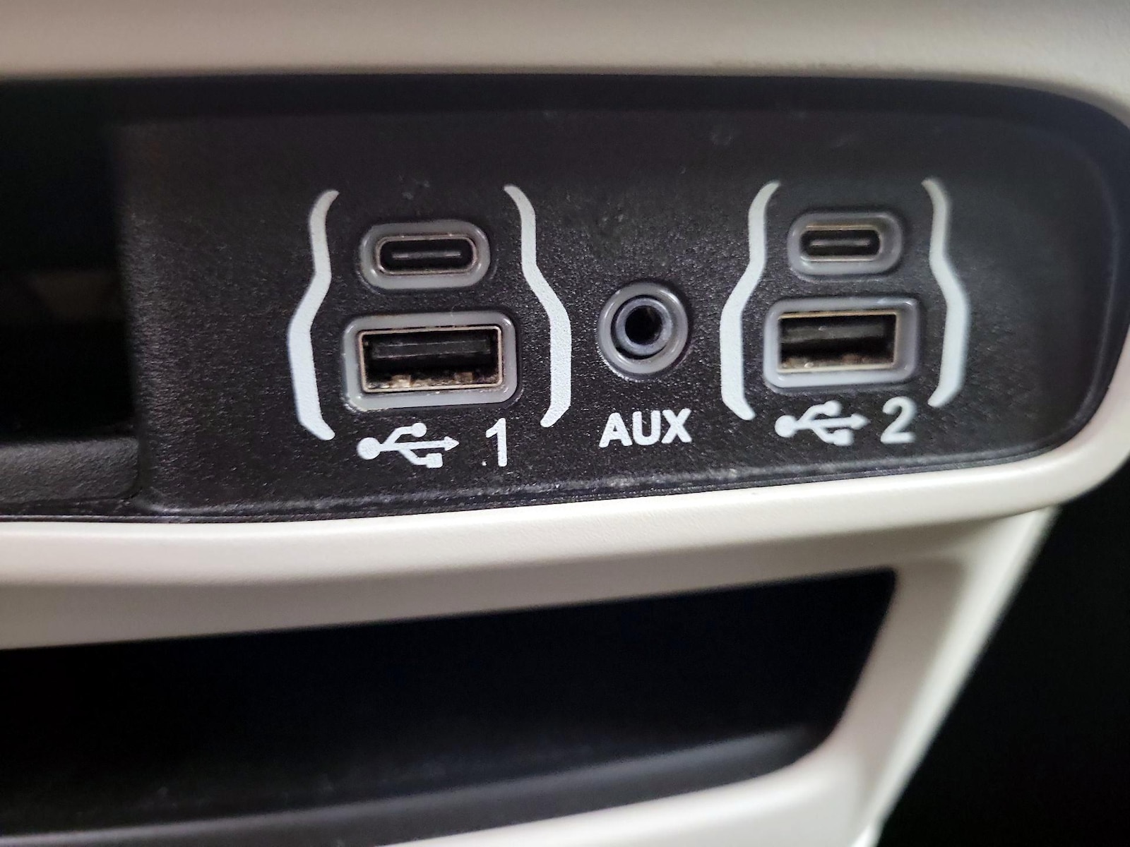 2024 Chrysler Pacifica Touring L - Photo 18