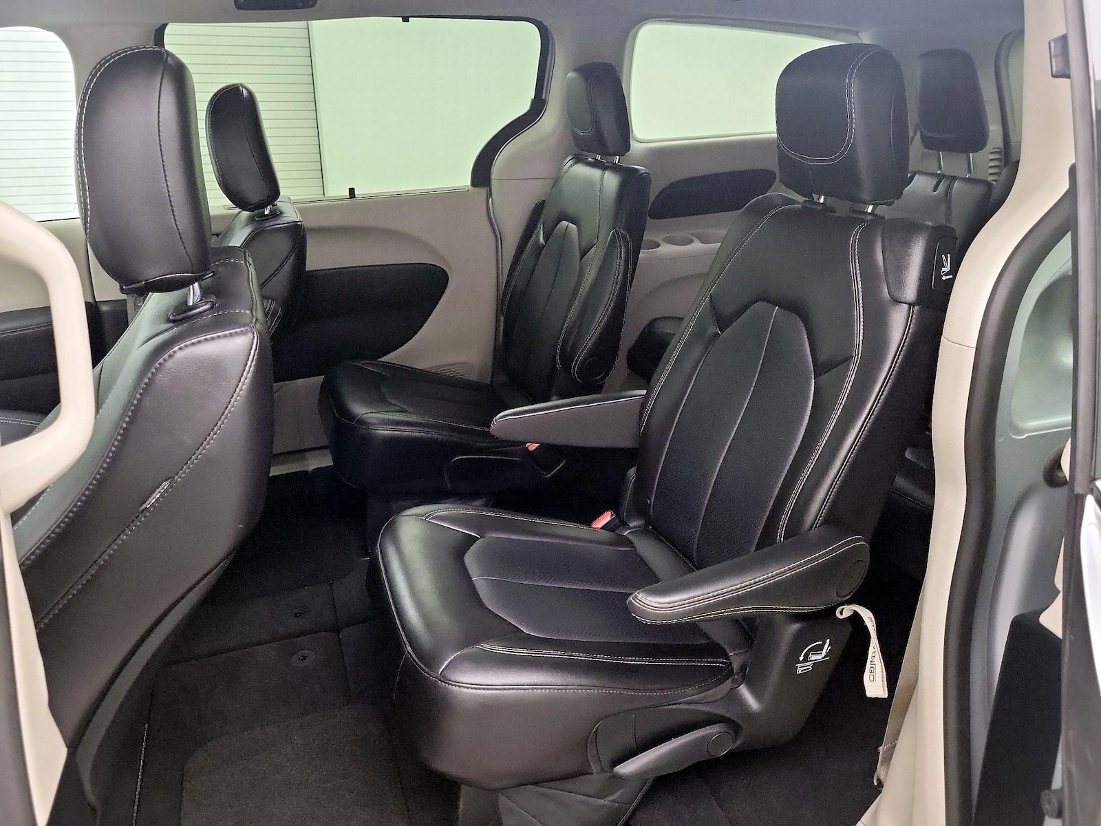 2024 Chrysler Pacifica Touring L - Photo 19