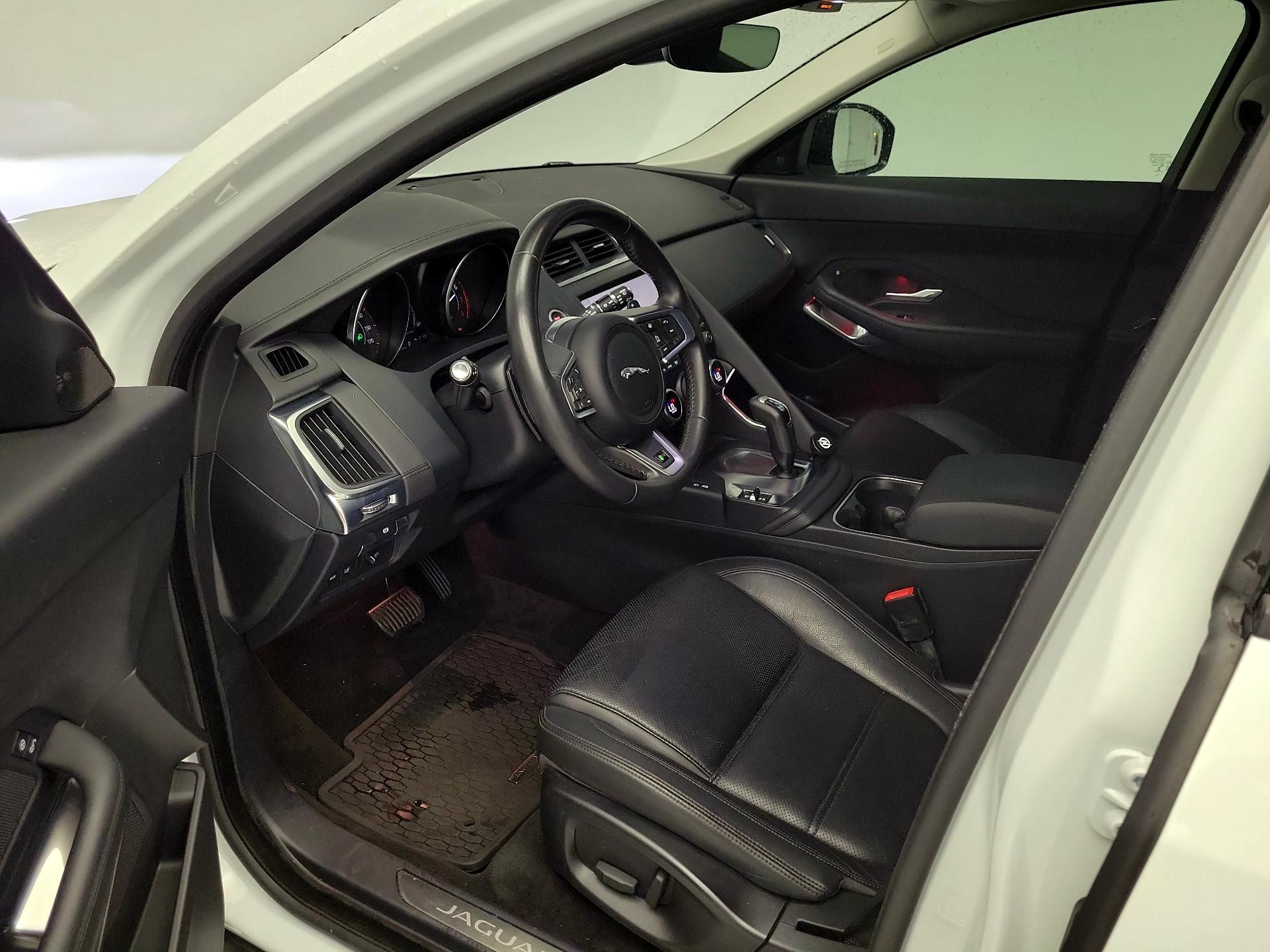 Thumbnail: 2020 Jaguar E-Pace - 11