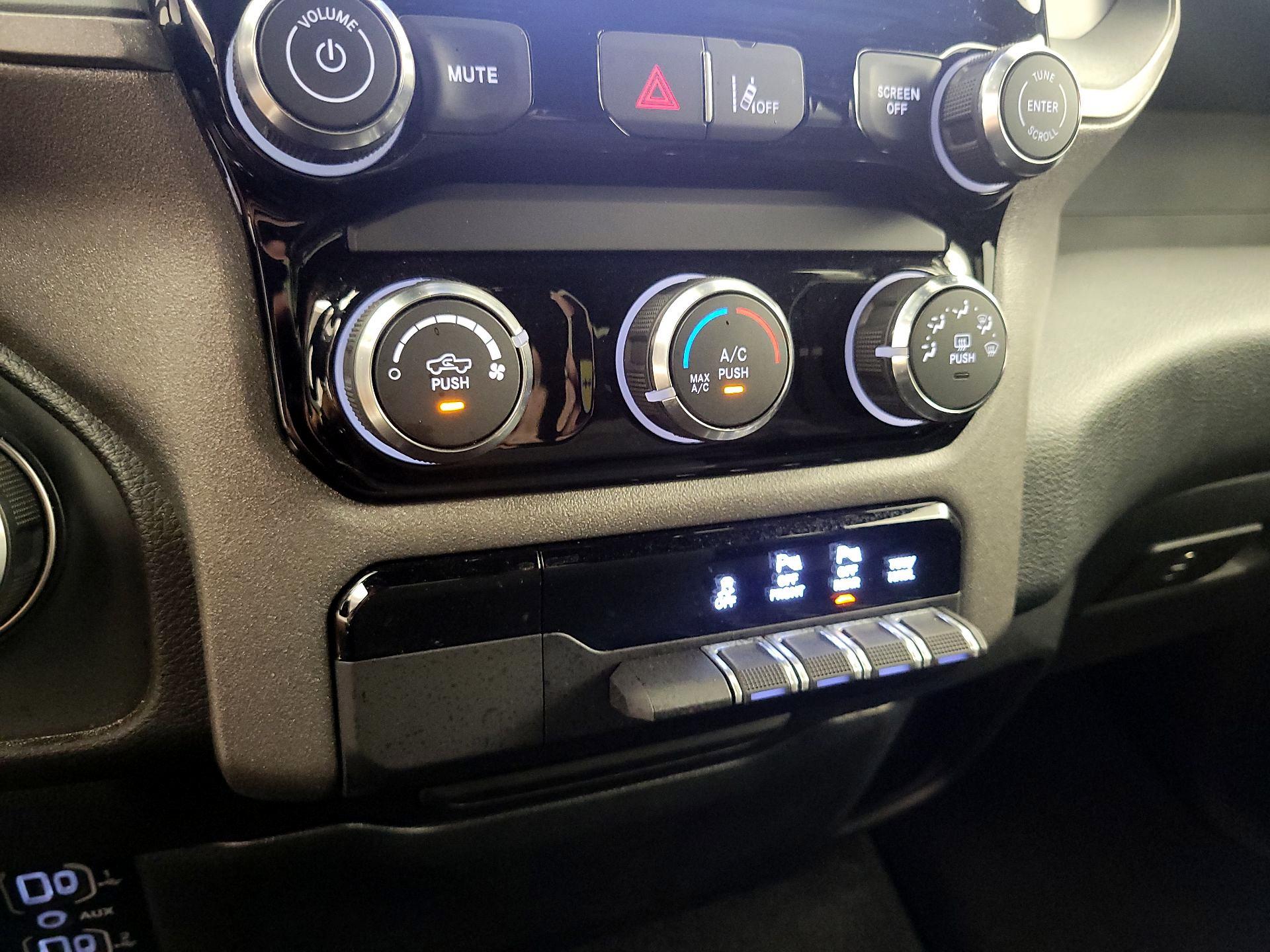 Thumbnail: 2025 RAM 1500 - 16