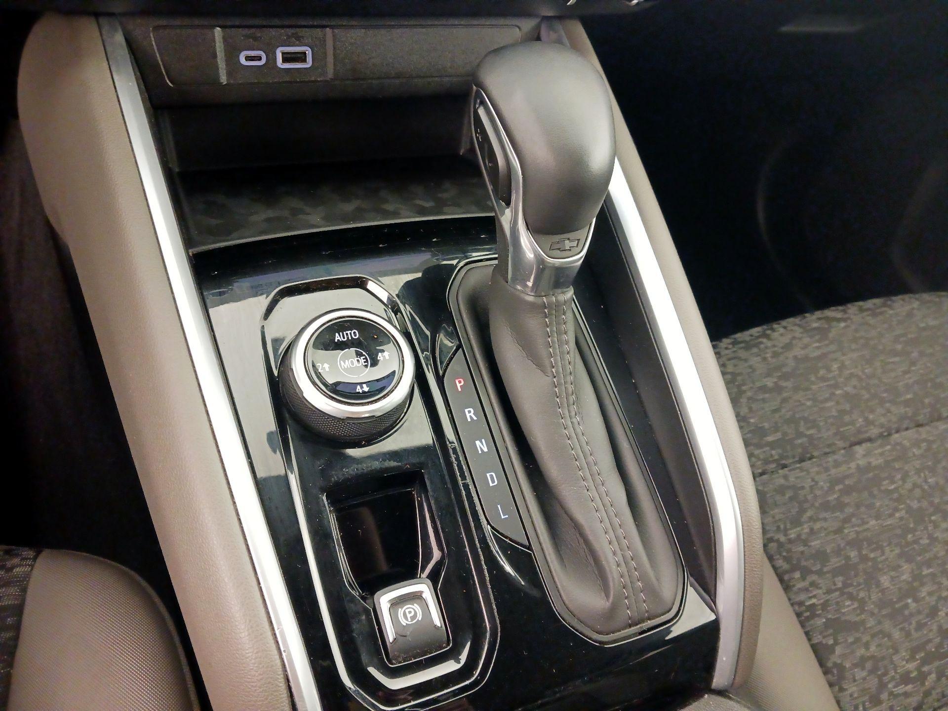 Thumbnail: 2024 Chevrolet Colorado - 18