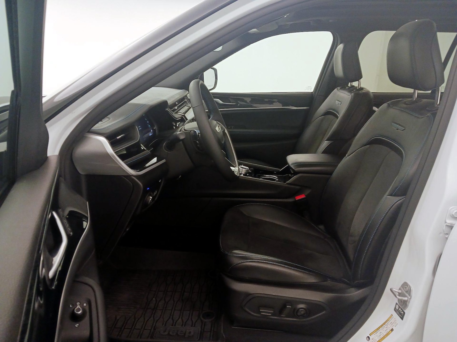 2023 Jeep Grand Cherokee Trailhawk 4xe - Photo 12
