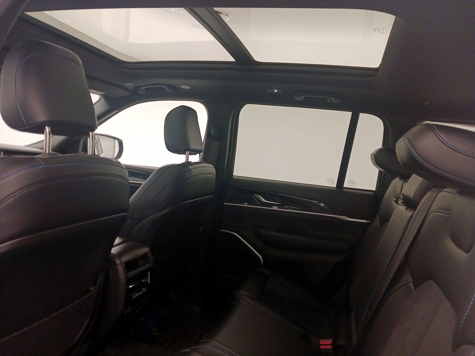 2023 Jeep Grand Cherokee Trailhawk 4xe - Photo 21
