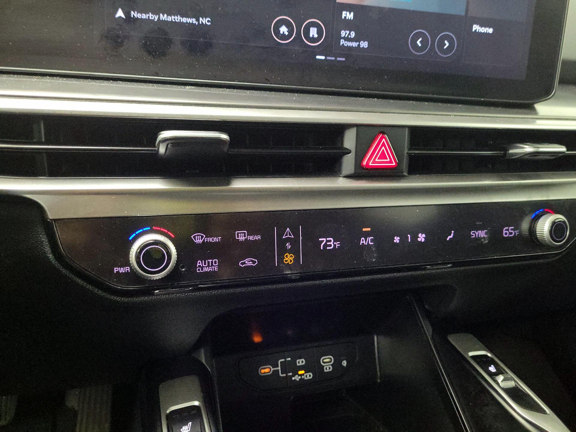 Thumbnail: 2024 Kia Sorento - 16