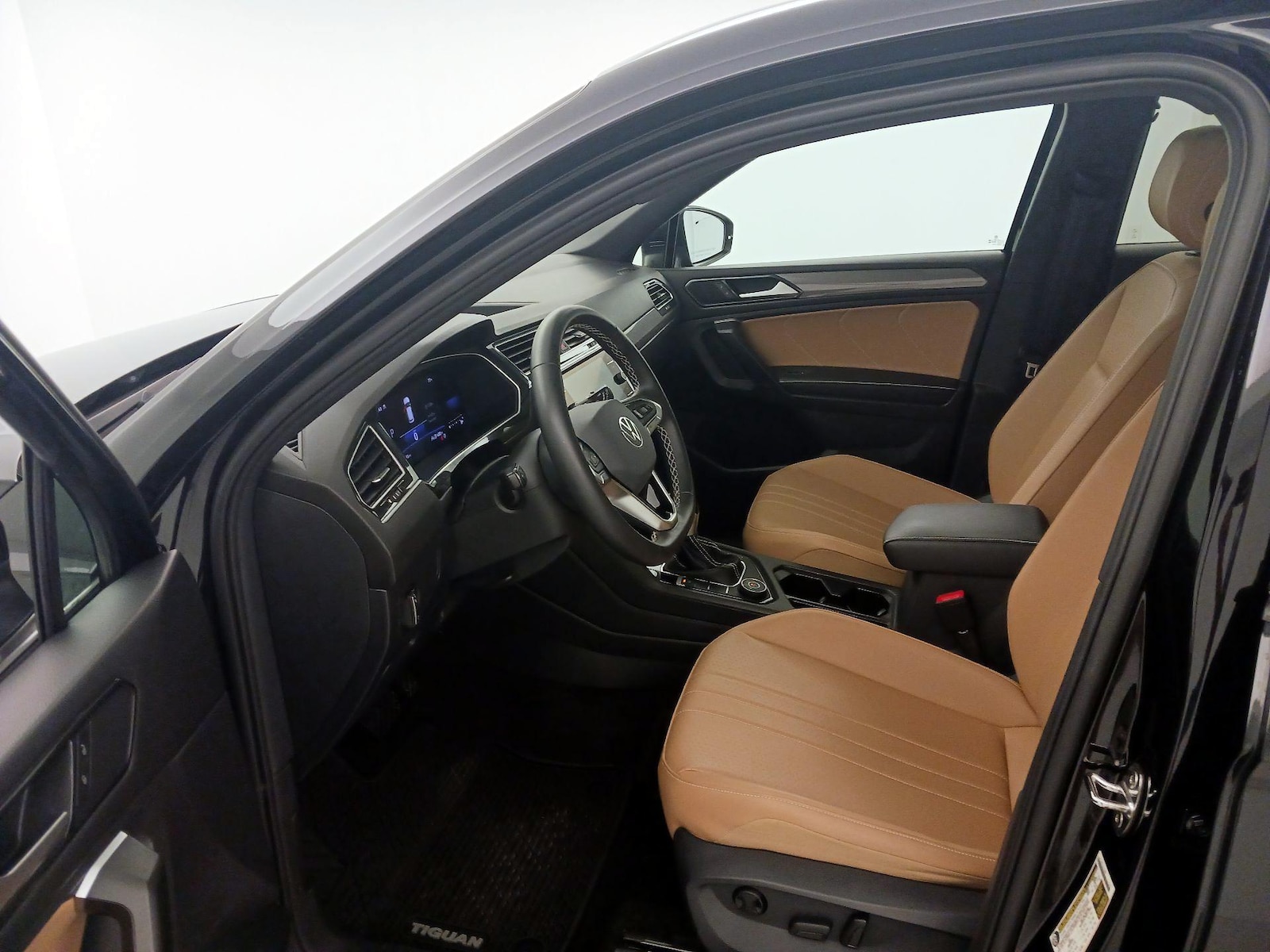 2024 Volkswagen Tiguan SE - Photo 12