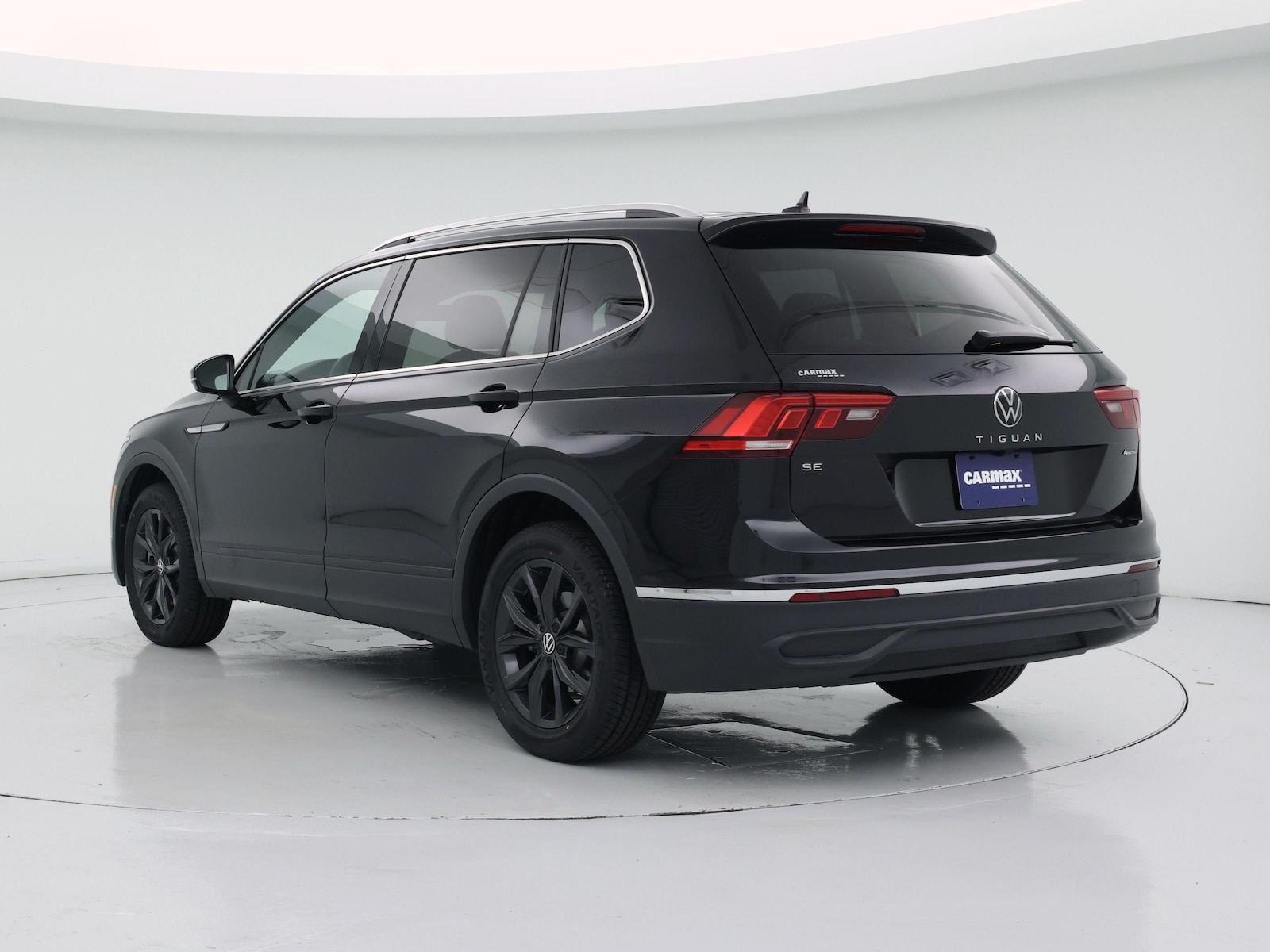 2024 Volkswagen Tiguan SE - Photo 3