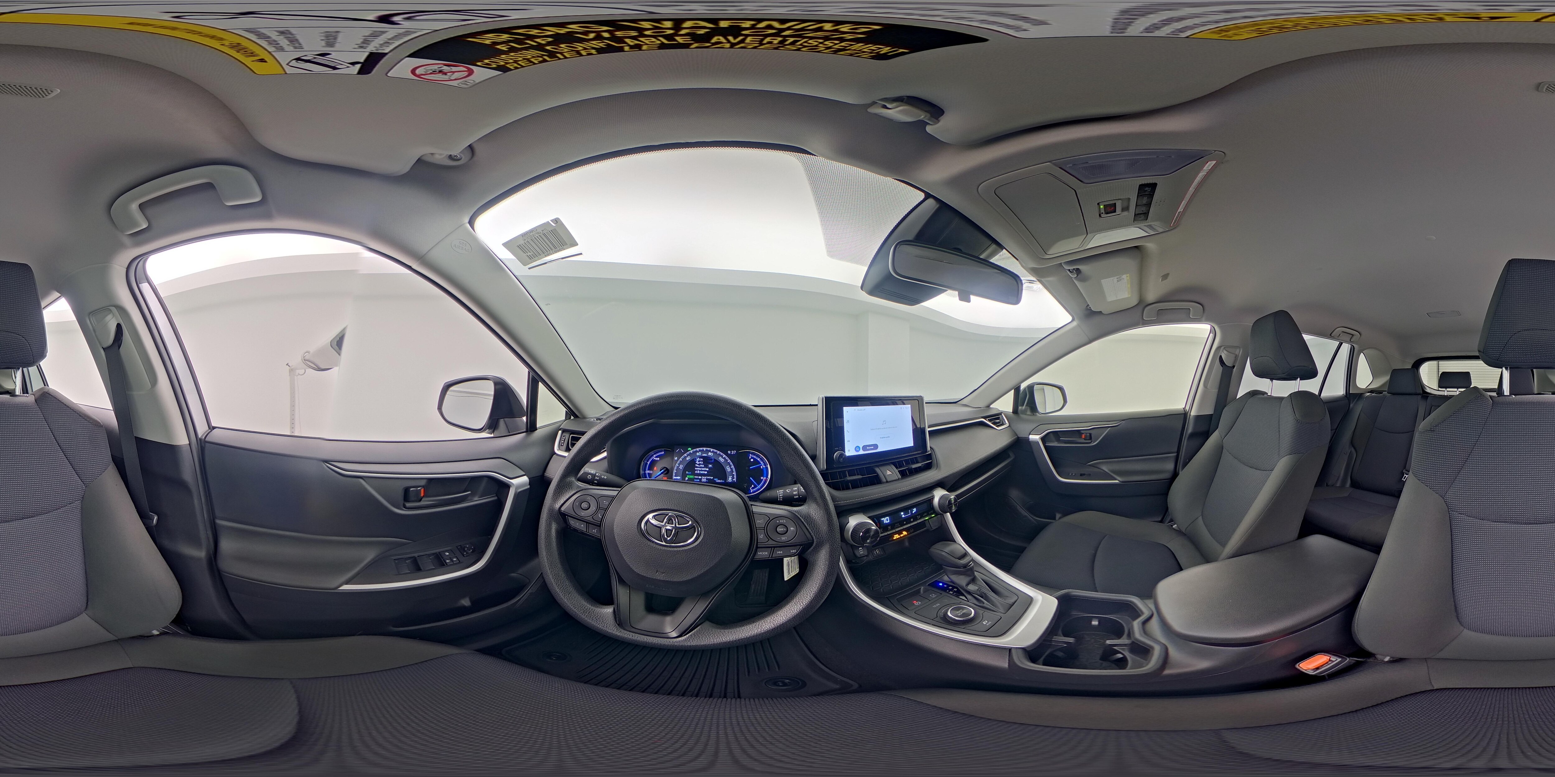 2025 Toyota RAV4 LE - Photo 26