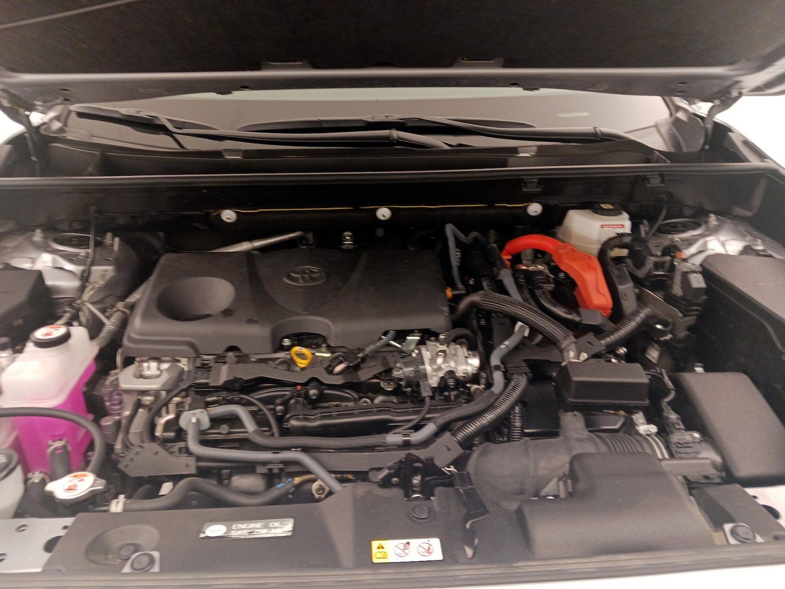 2025 Toyota RAV4 LE - Photo 22