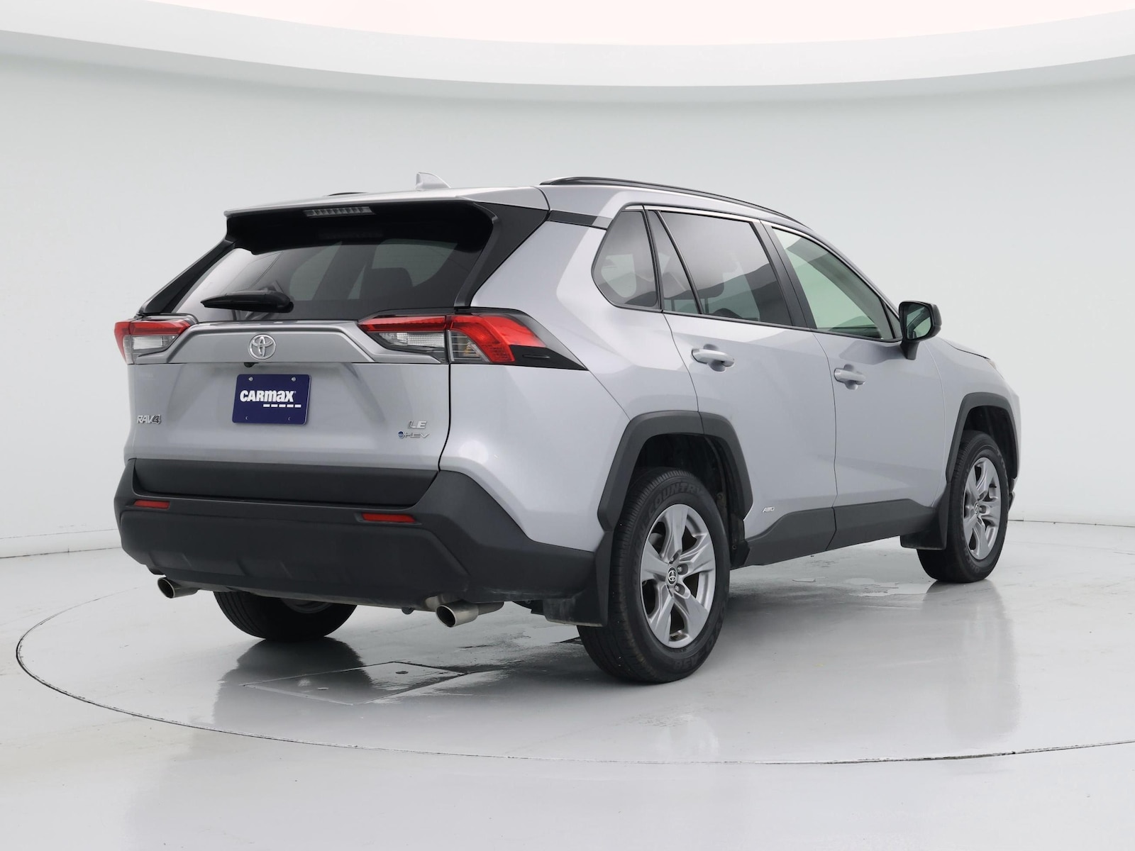 2025 Toyota RAV4 LE - Photo 9