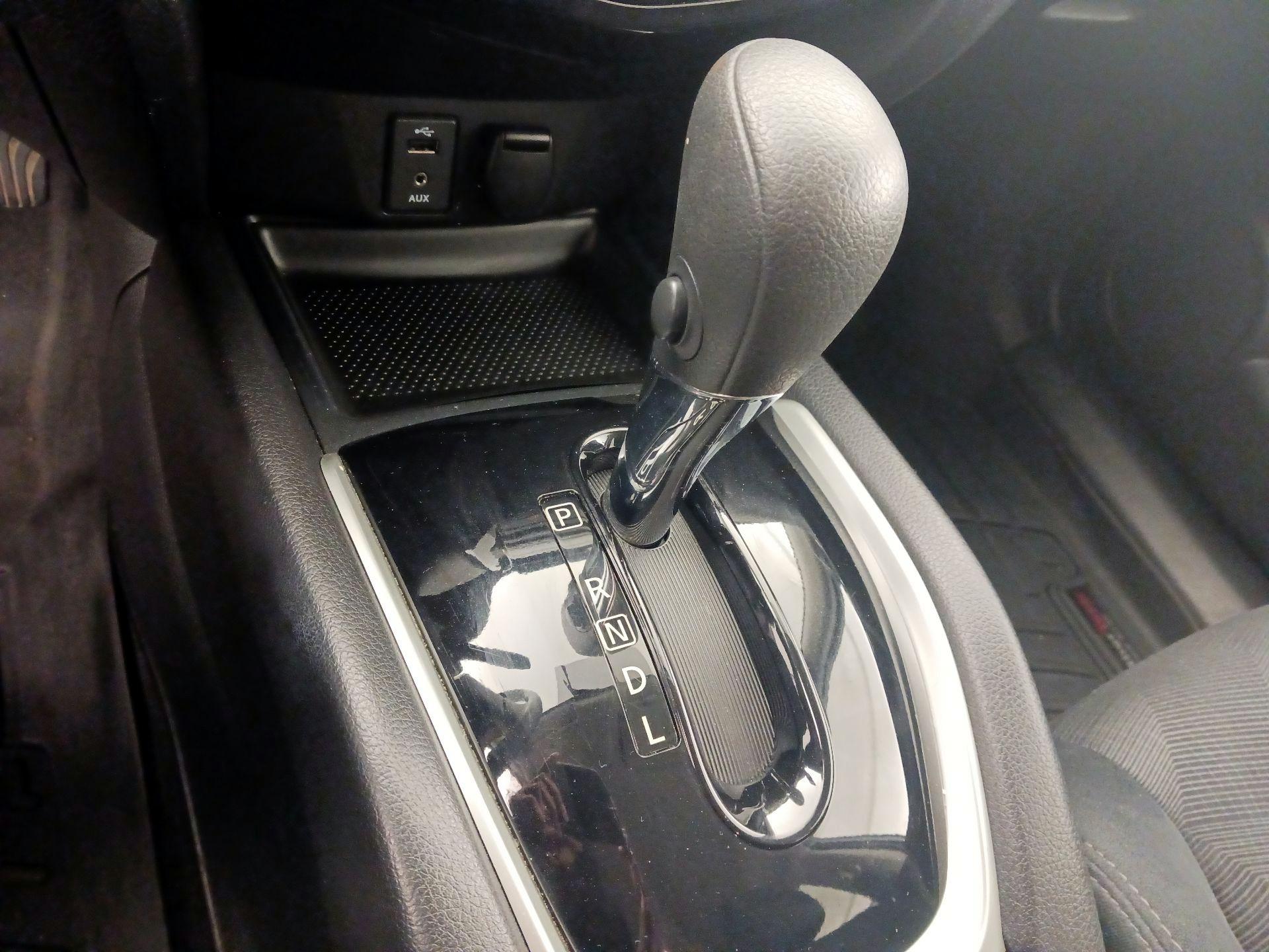 Thumbnail: 2014 Nissan Rogue - 18