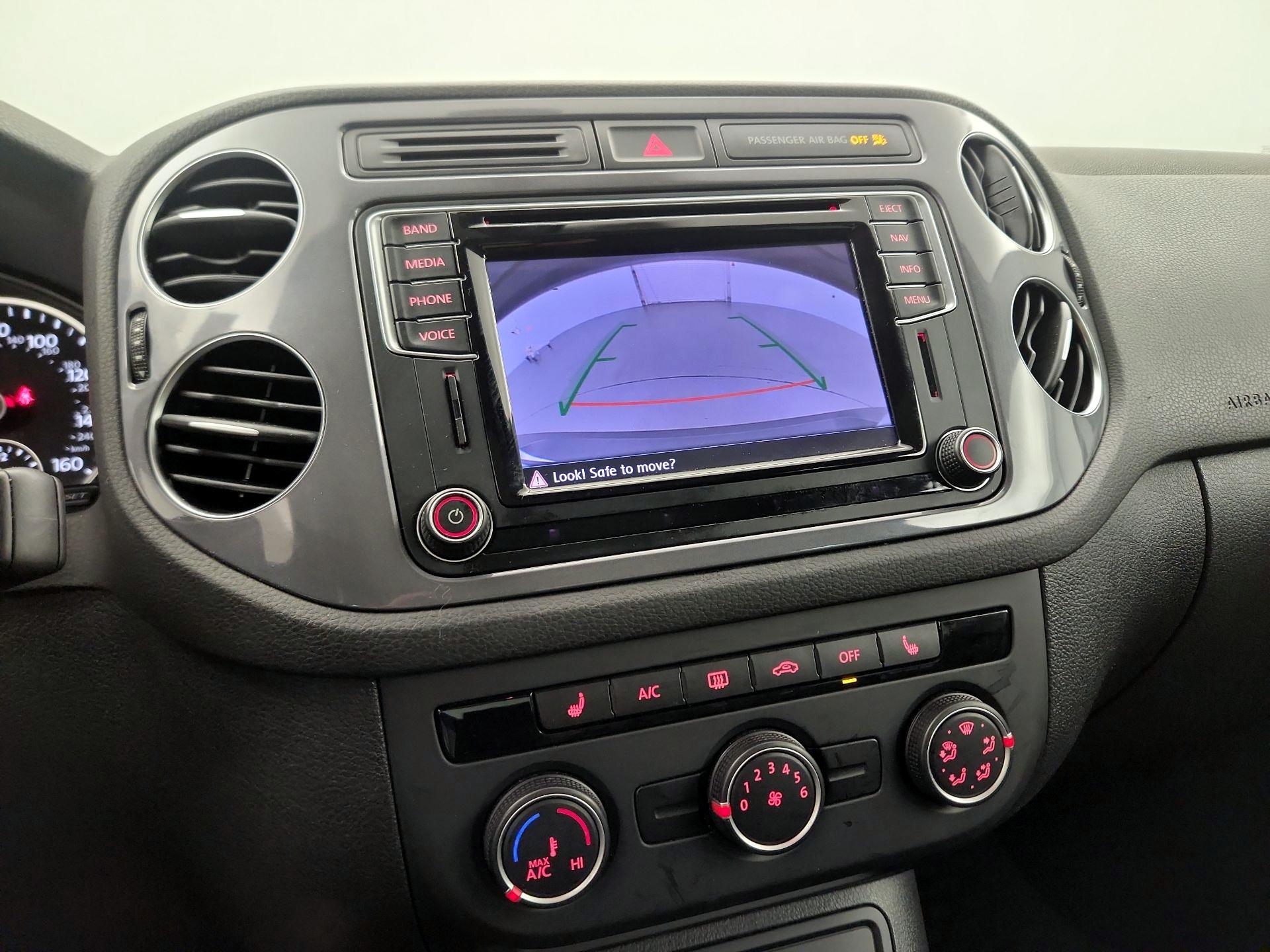 Thumbnail: 2016 Volkswagen Tiguan - 13