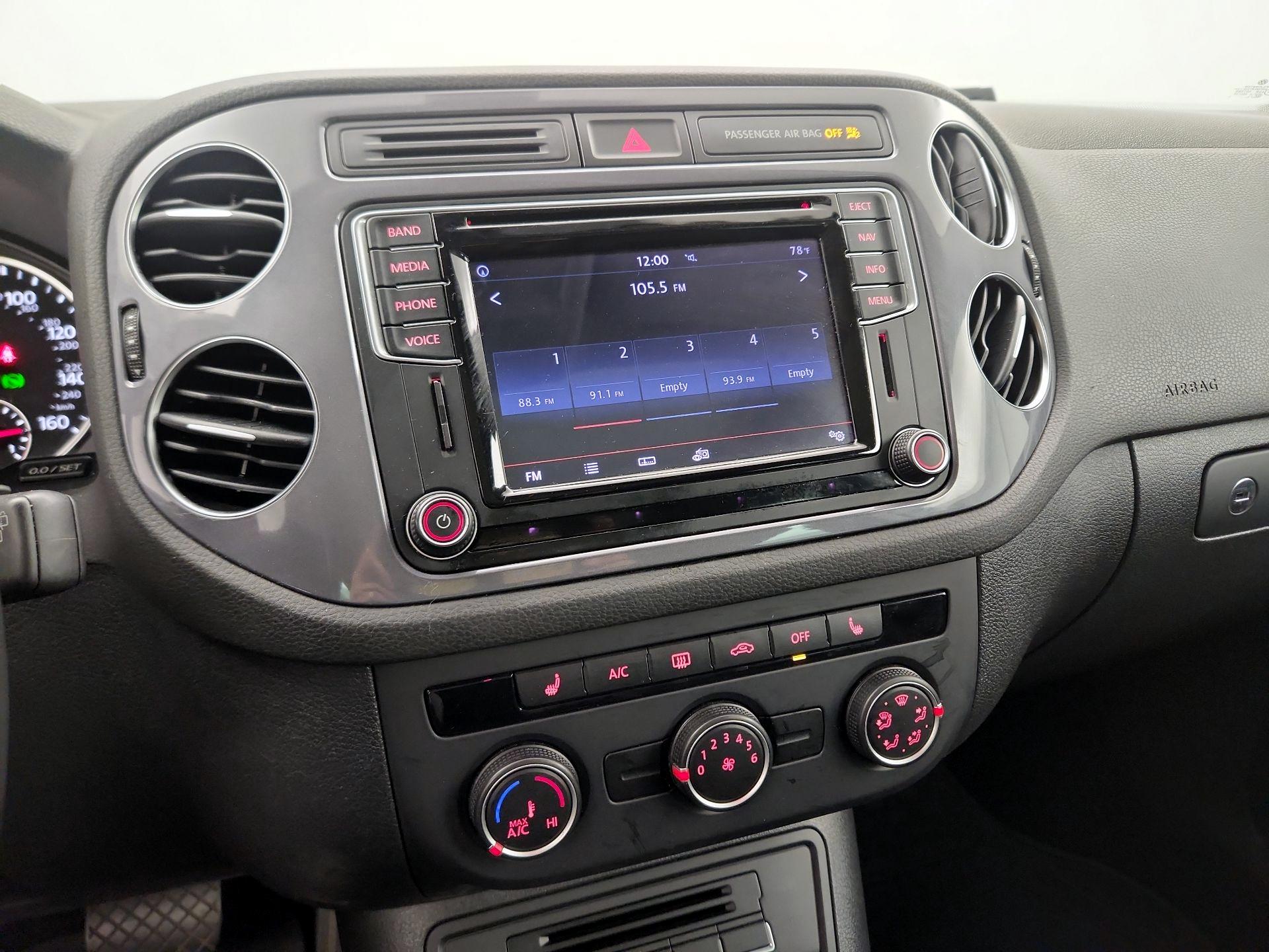 Thumbnail: 2016 Volkswagen Tiguan - 14