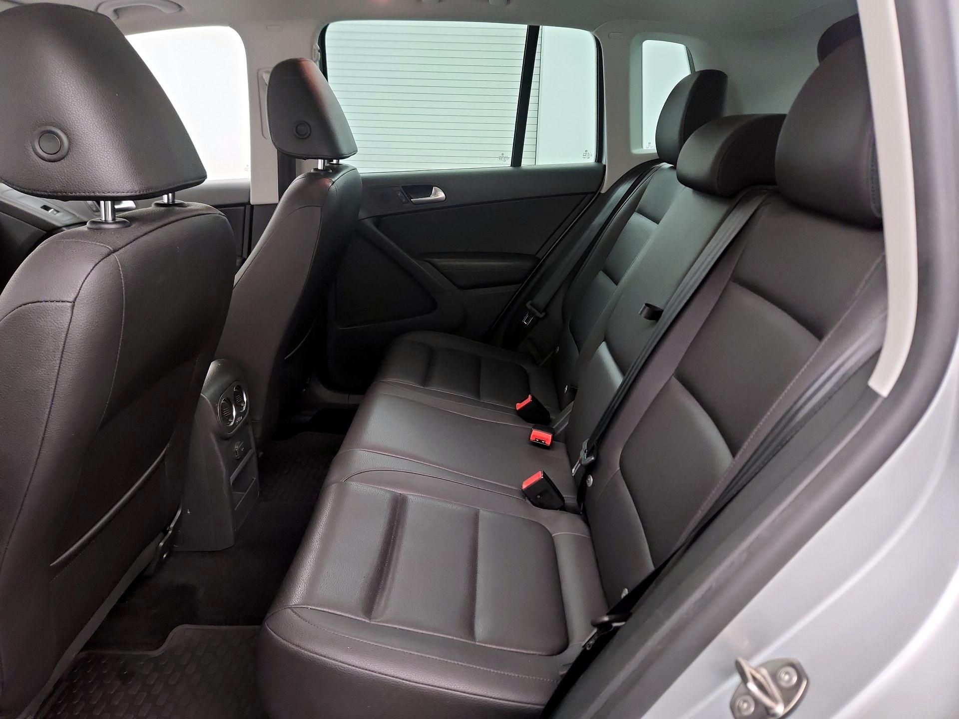 Thumbnail: 2016 Volkswagen Tiguan - 19