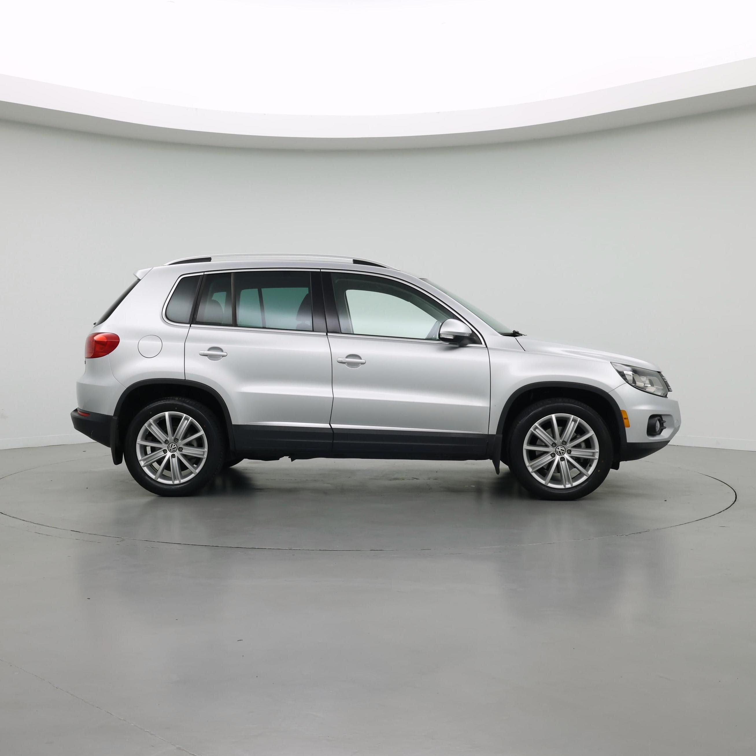 Thumbnail: 2016 Volkswagen Tiguan - 7