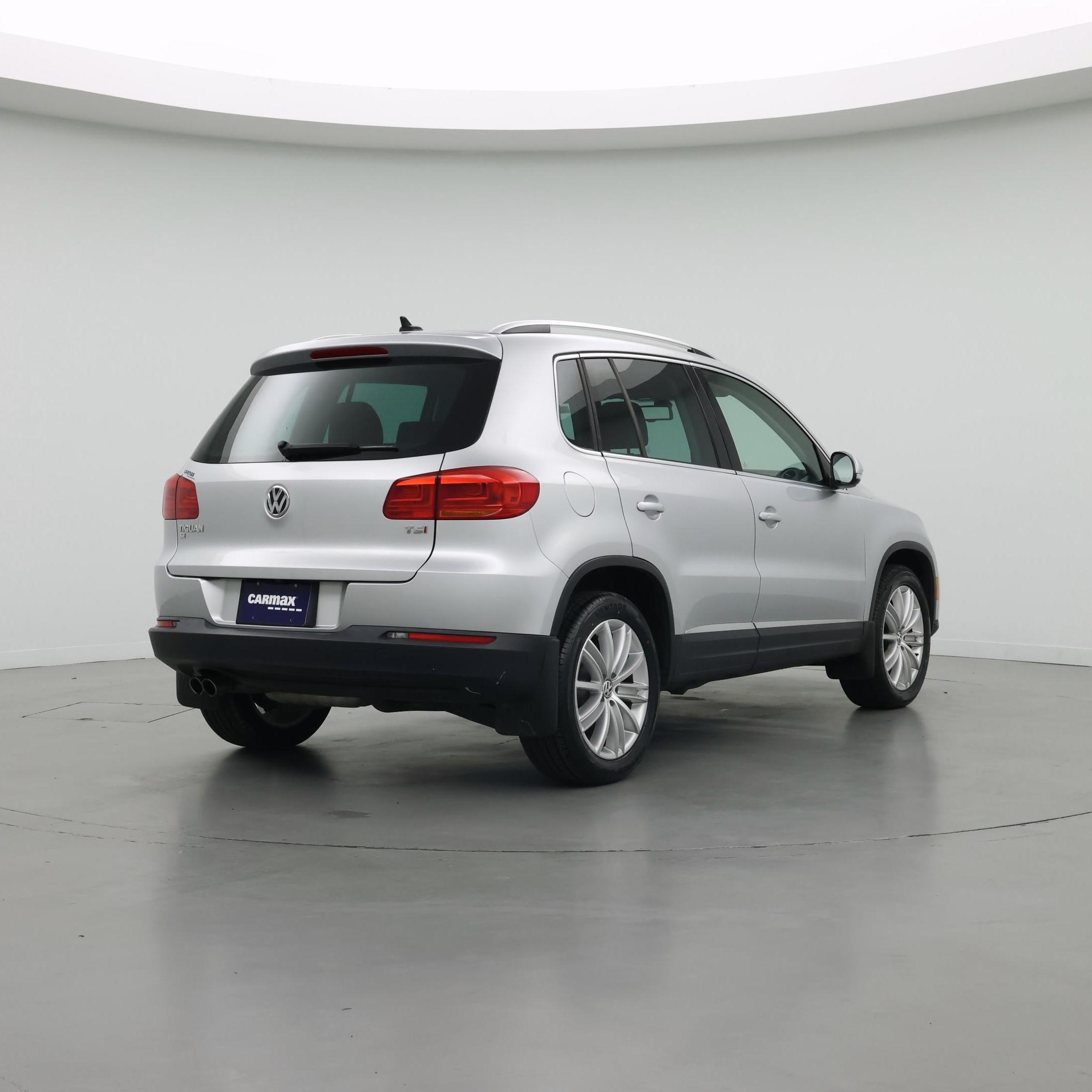 Thumbnail: 2016 Volkswagen Tiguan - 8