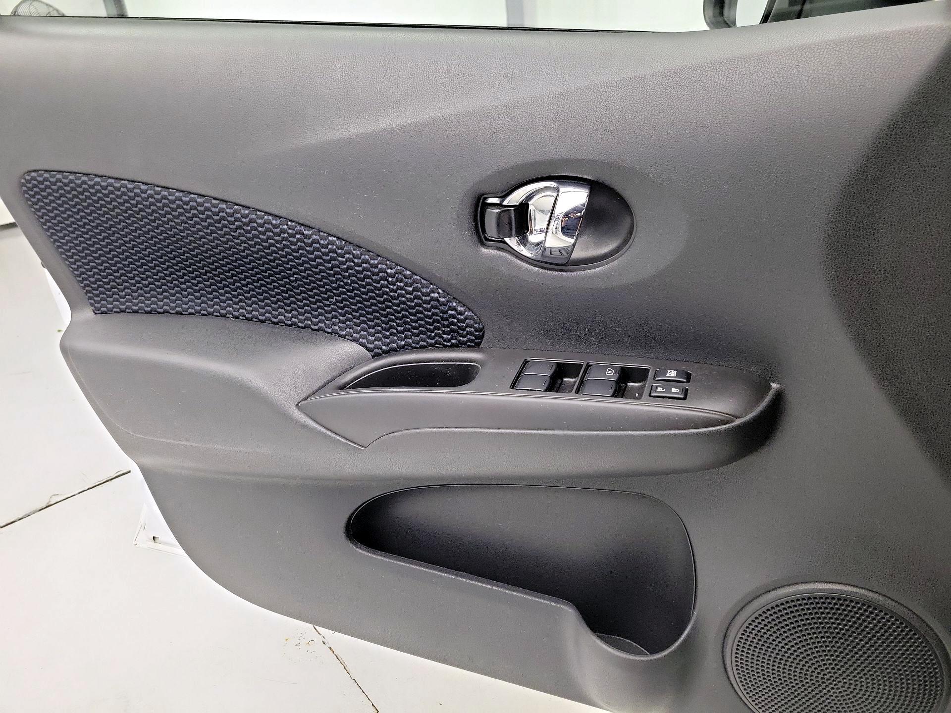 Thumbnail: 2016 Nissan Versa Note - 12