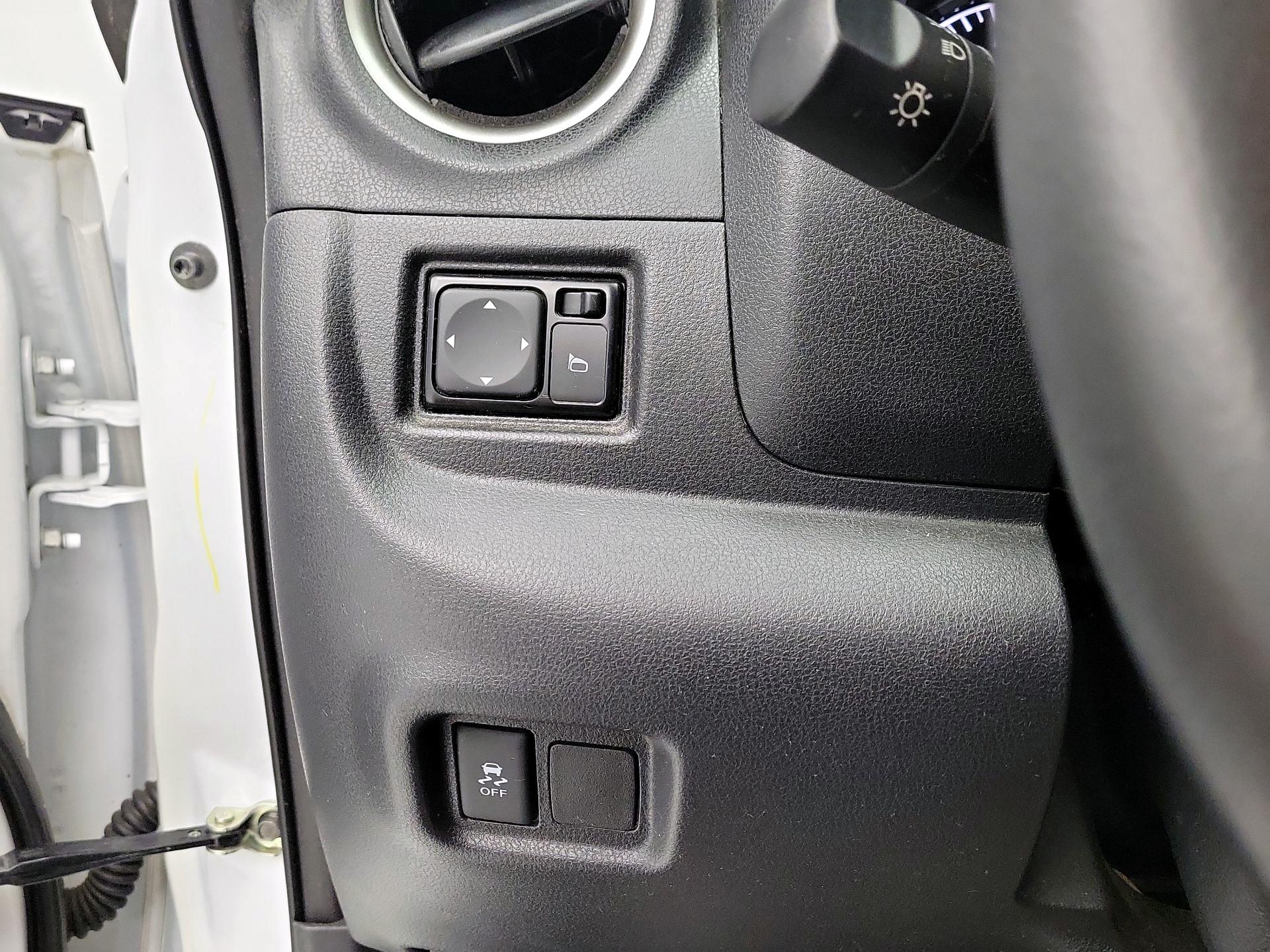 Thumbnail: 2016 Nissan Versa Note - 13