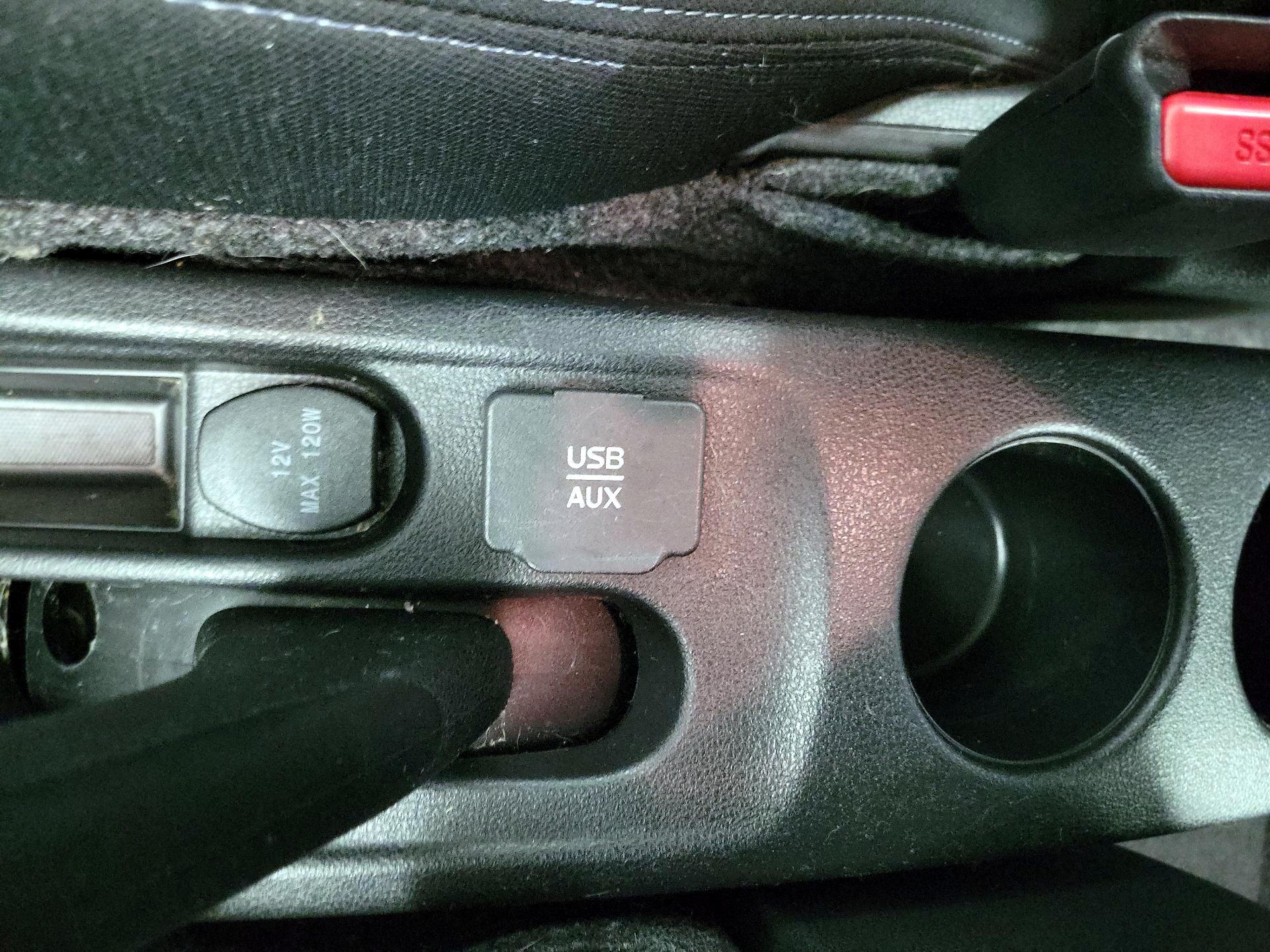 Thumbnail: 2016 Nissan Versa Note - 18