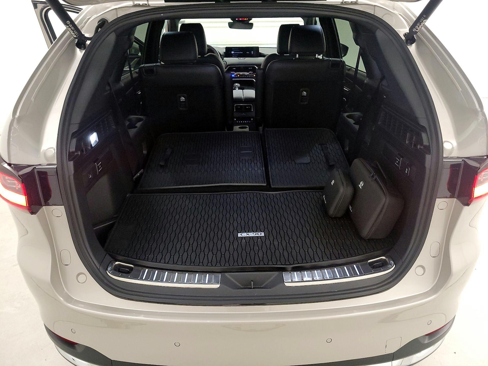 2025 Mazda CX-90 Premium Plus Package - Photo 24