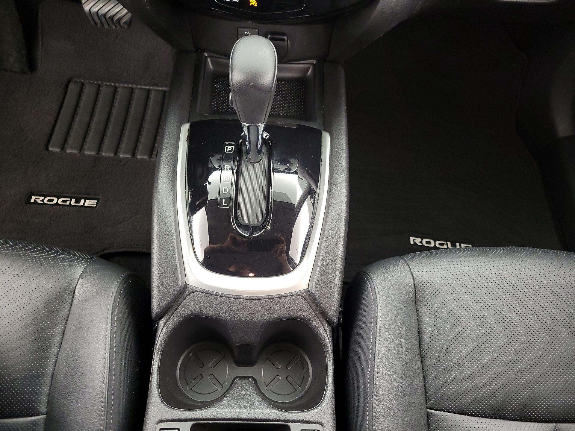 Thumbnail: 2015 Nissan Rogue - 18