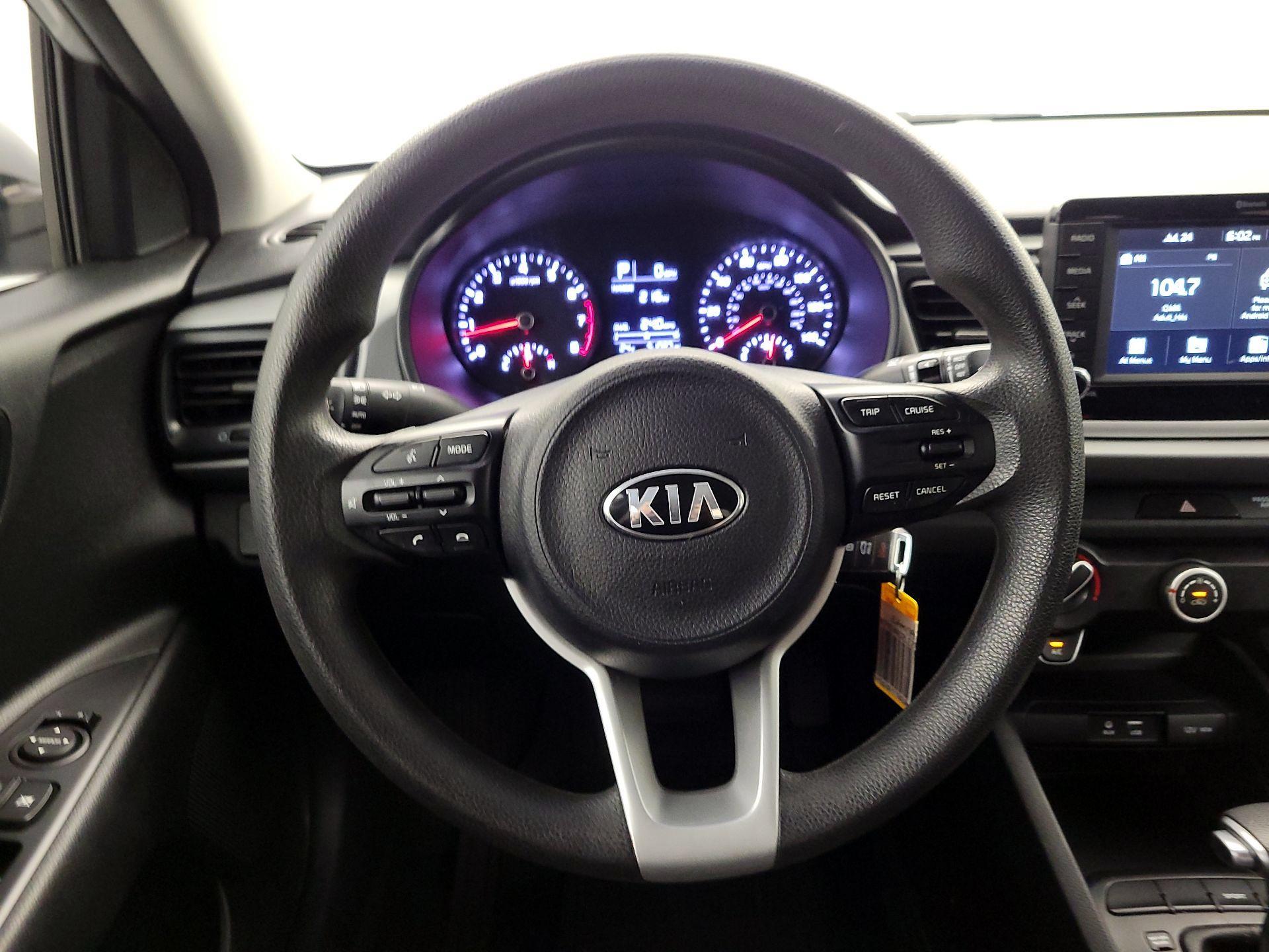 Thumbnail: 2020 Kia Rio - 10
