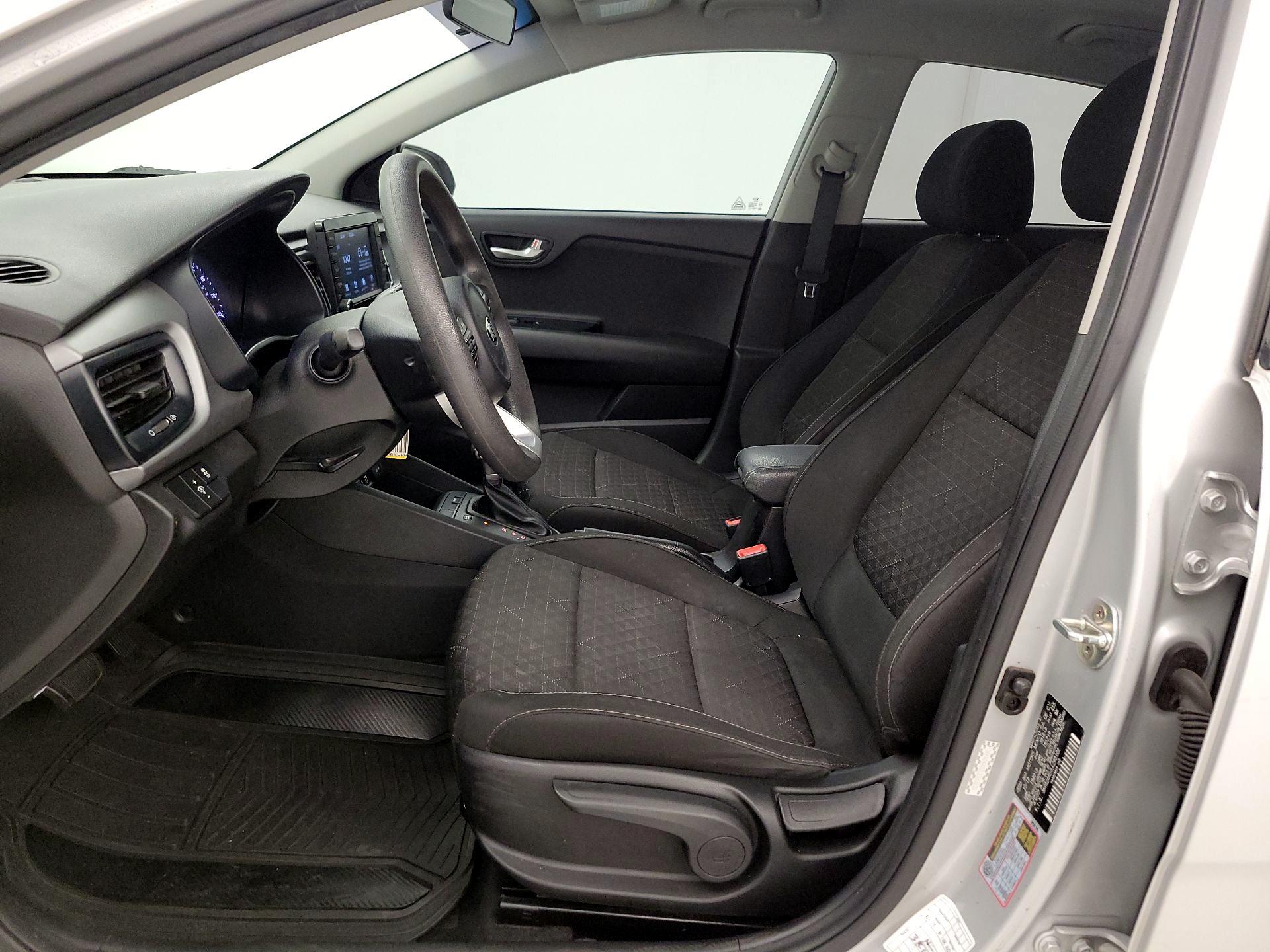 Thumbnail: 2020 Kia Rio - 11