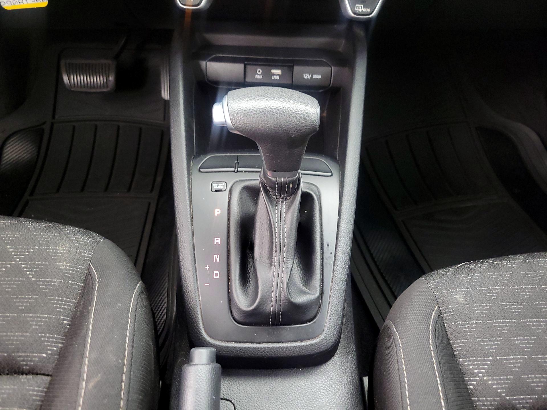 Thumbnail: 2020 Kia Rio - 17
