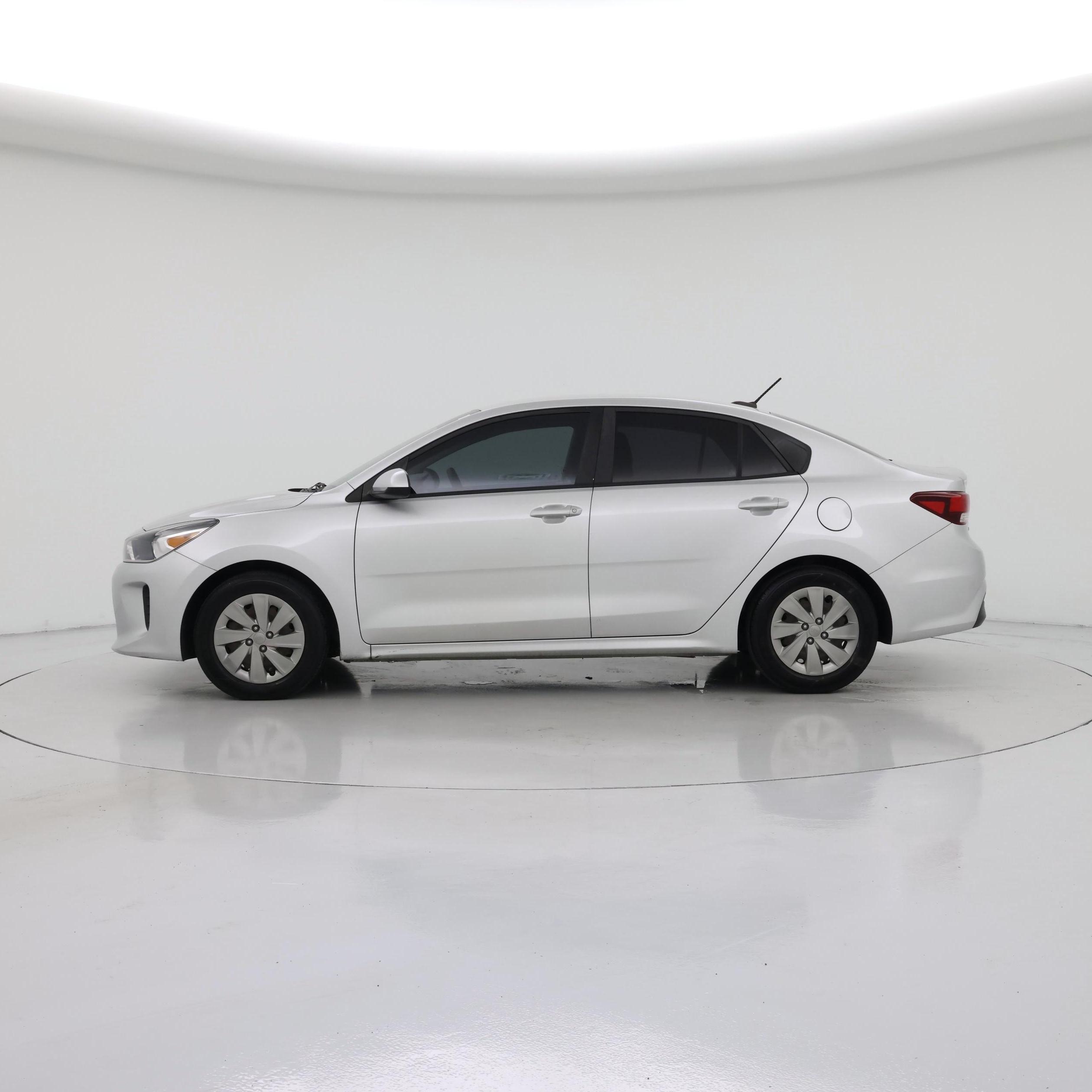 Thumbnail: 2020 Kia Rio - 3
