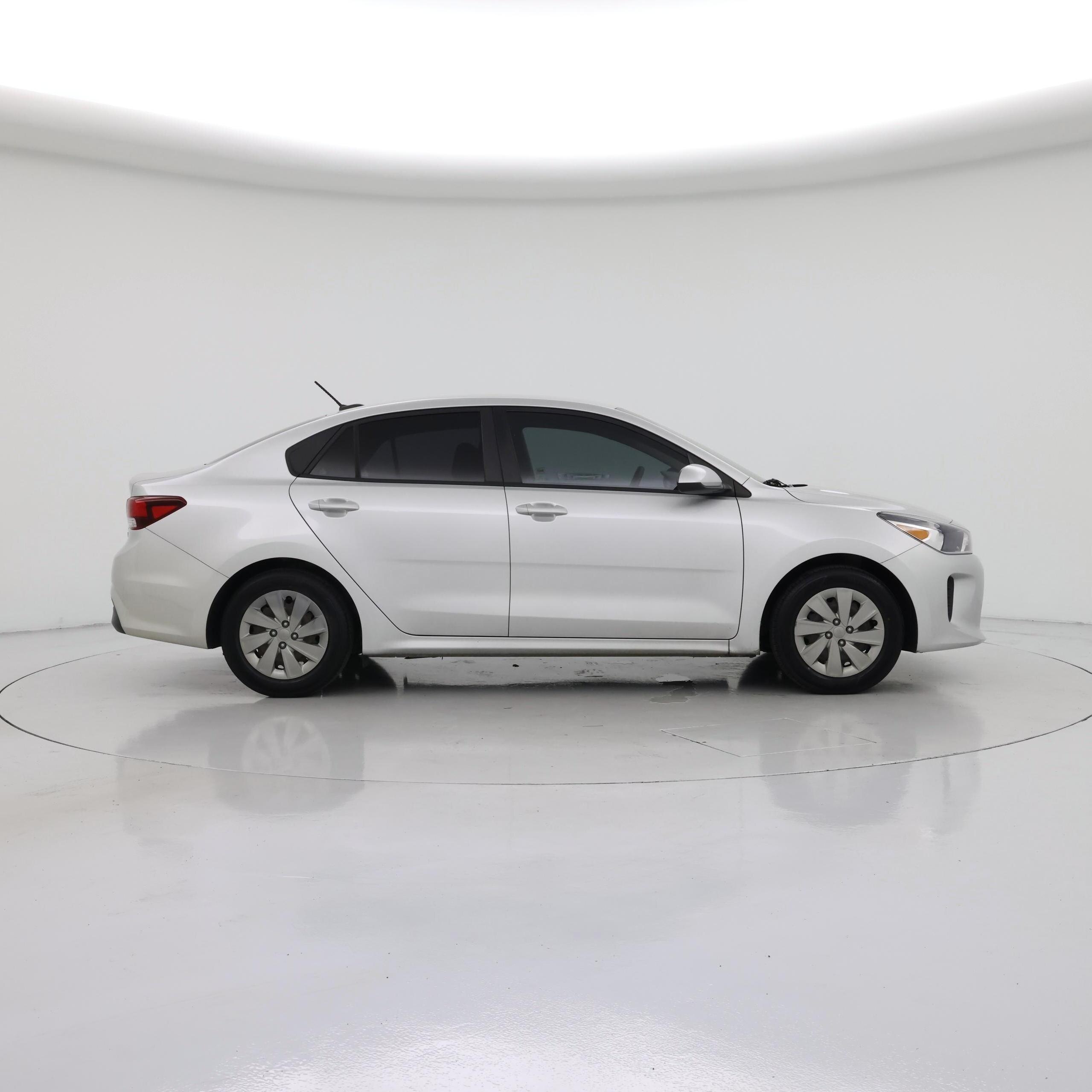 Thumbnail: 2020 Kia Rio - 7