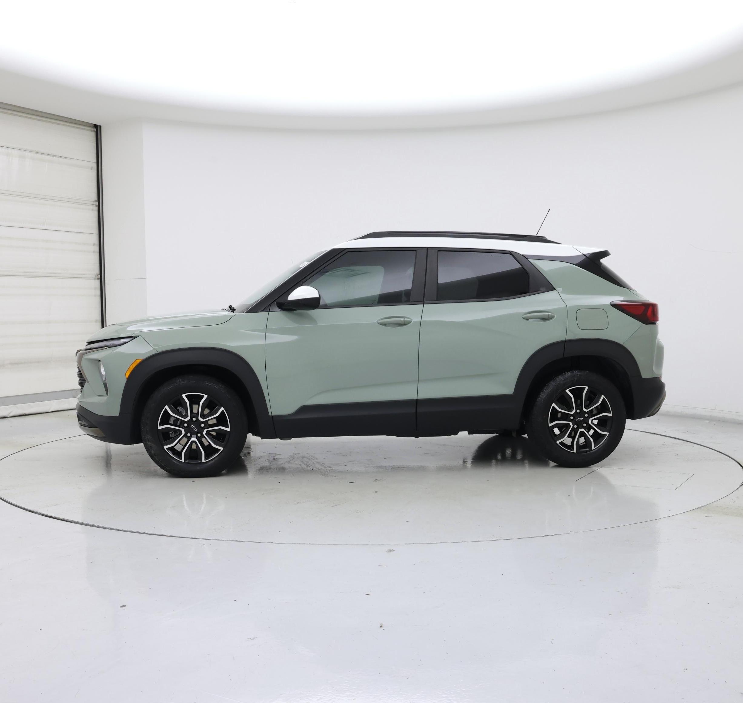 Thumbnail: 2025 Chevrolet TrailBlazer - 3